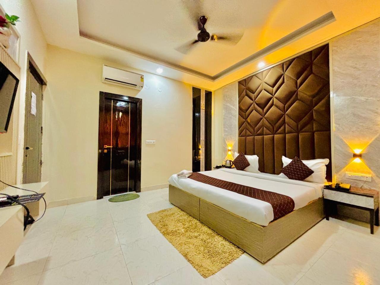 Airport Grand Olive 4*