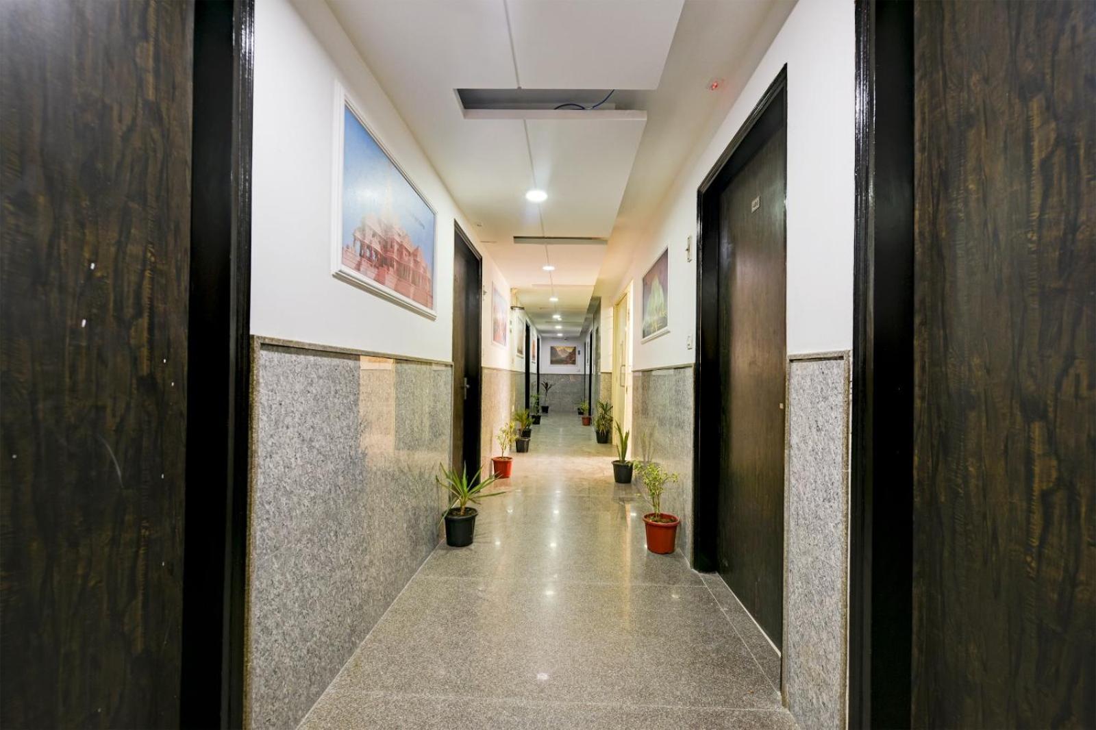 Airport Grand Olive Hotel 4*