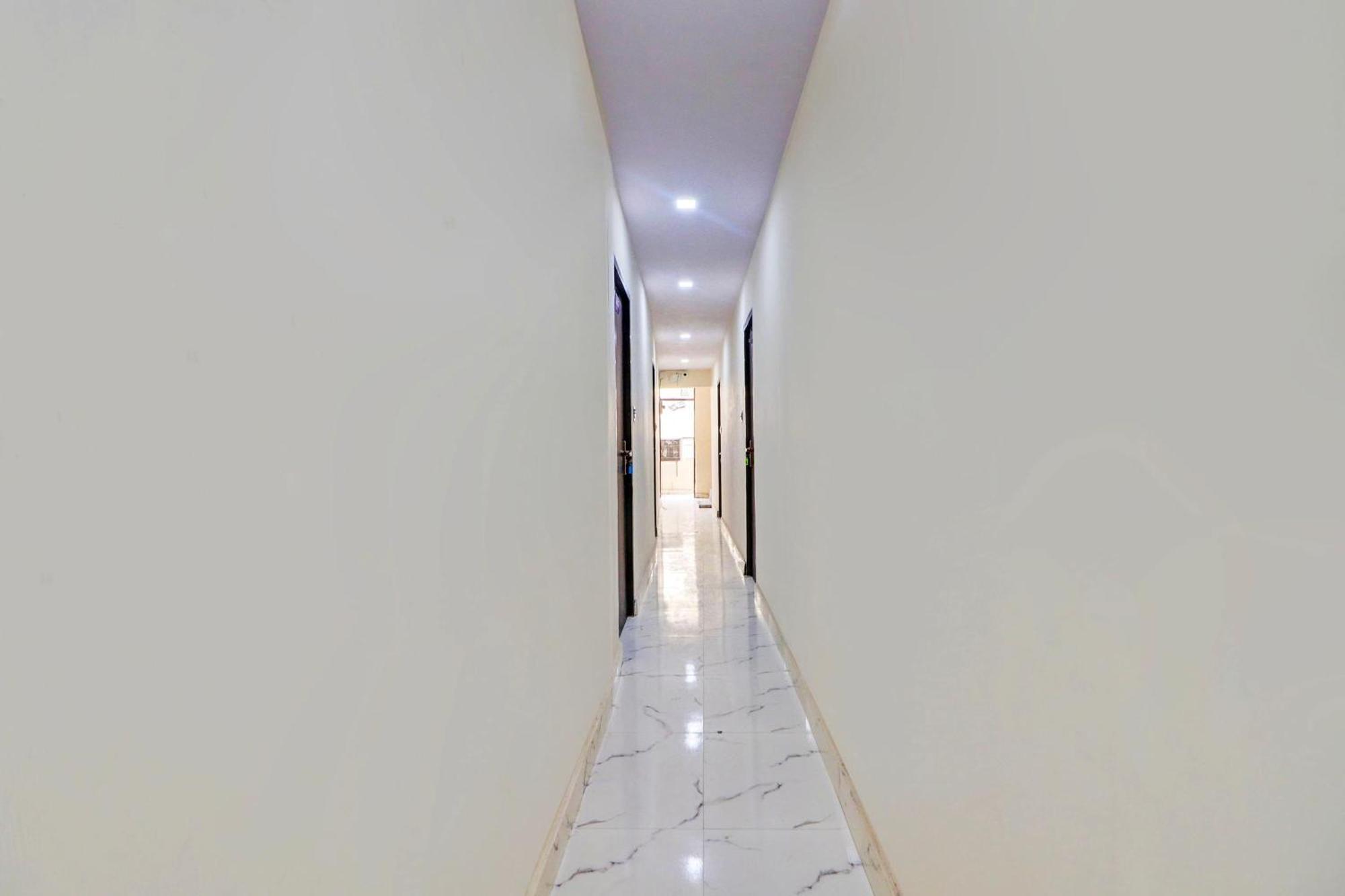 Super O Star View Residency Hotel New Delhi