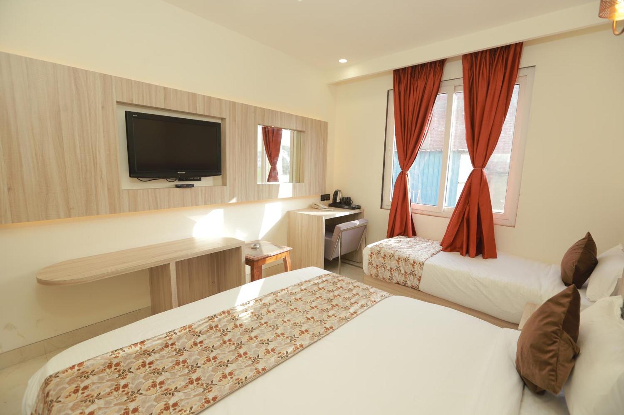 Zed - Near Delhi Airport Hotel 3*