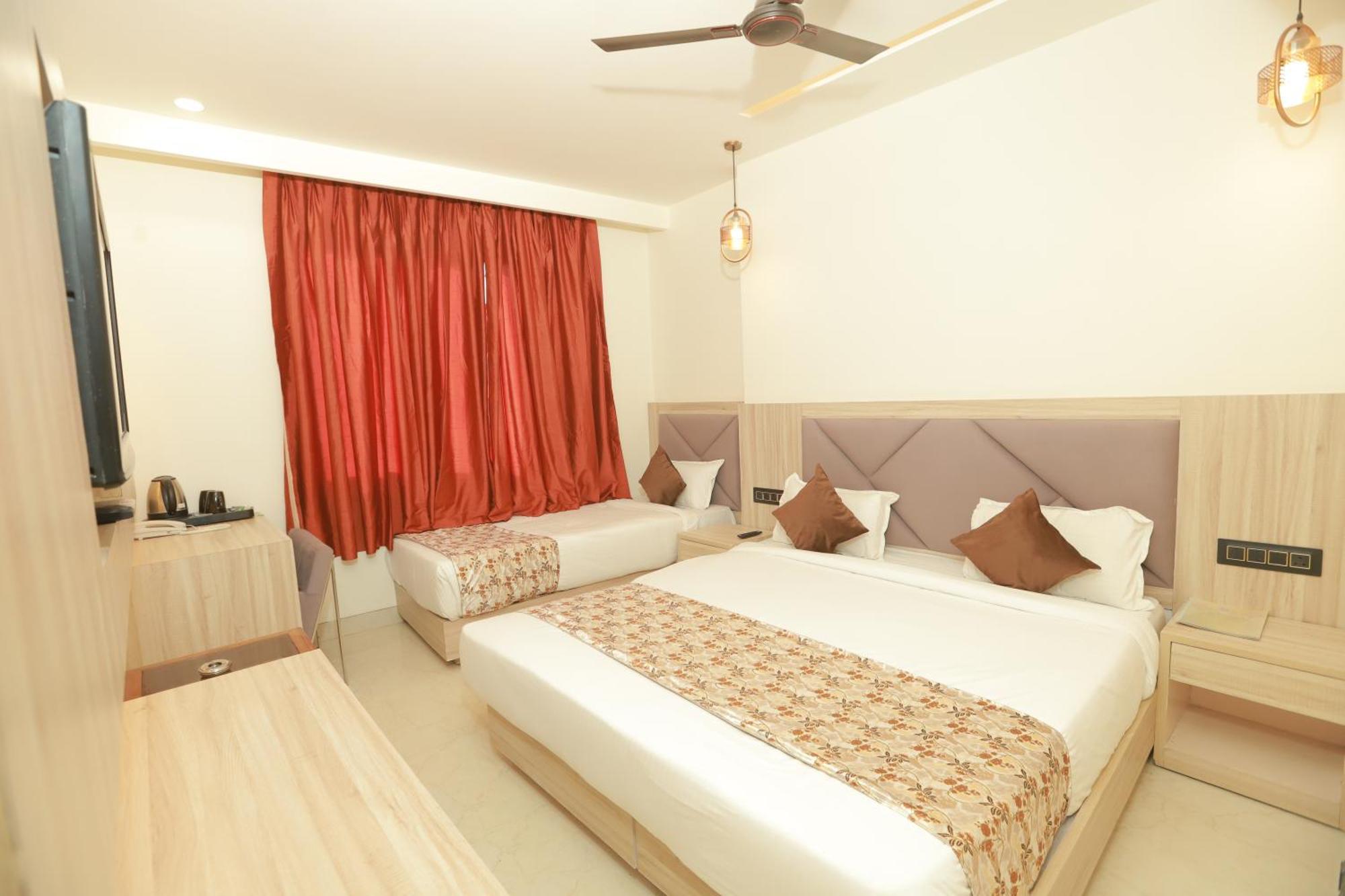 Zed - Near Delhi Airport 3*