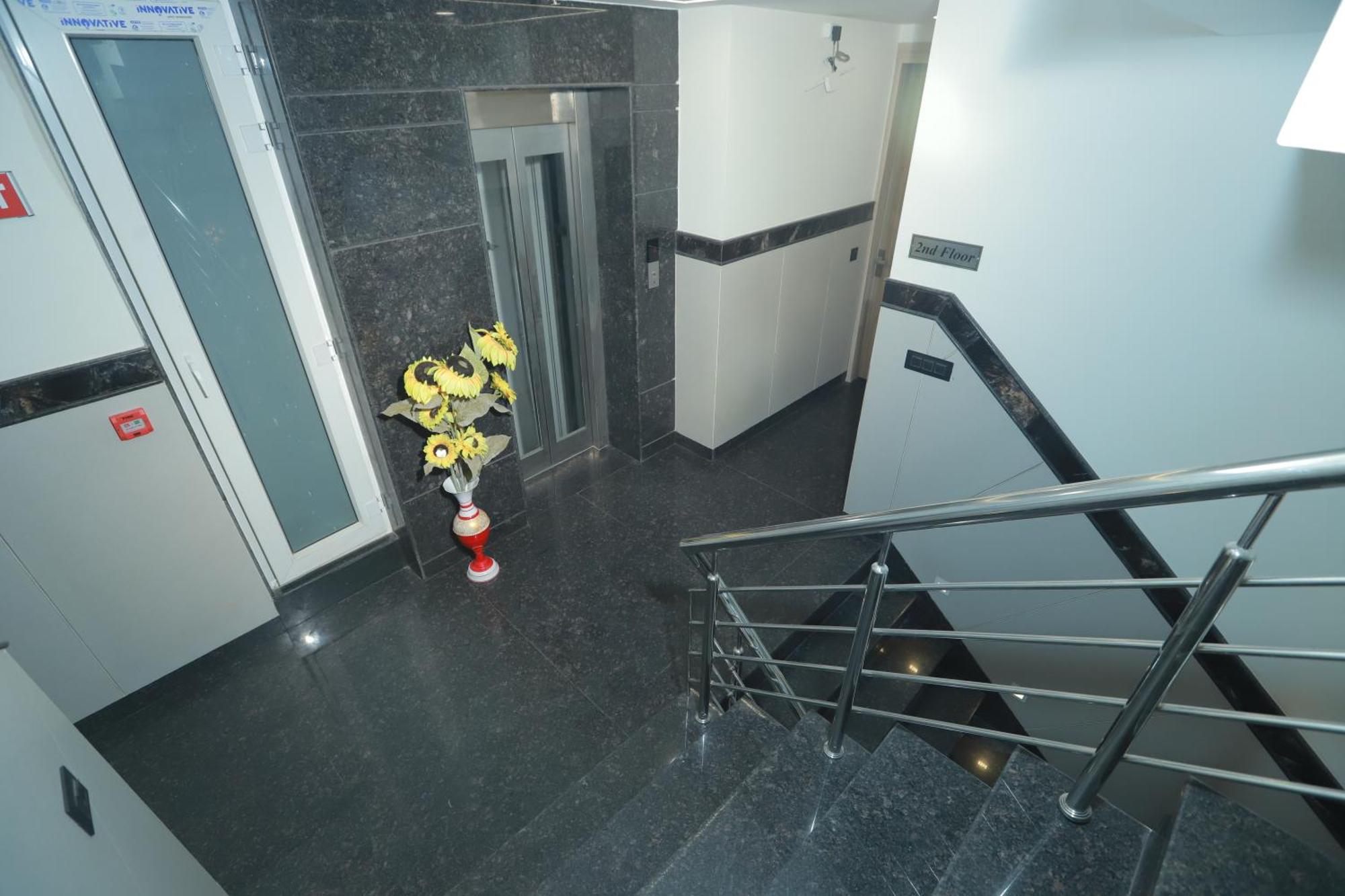 Zed - Near Delhi Airport Hotel 3*