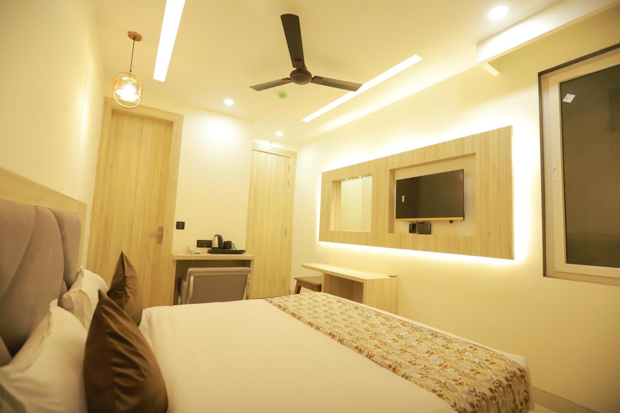 Zed - Near Delhi Airport Hotel