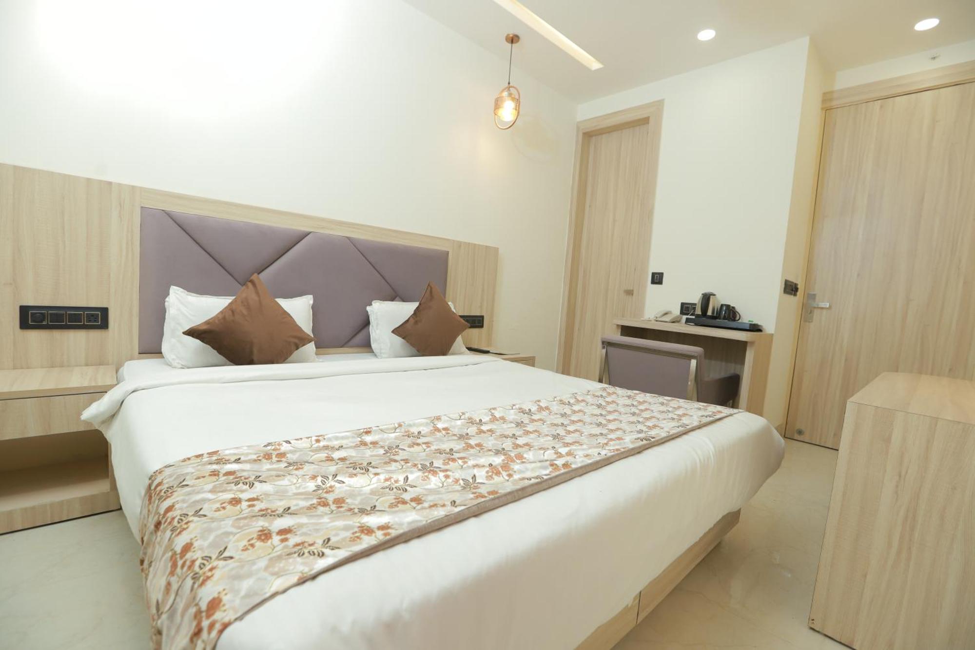Hotel Zed - Near Delhi Airport New Delhi