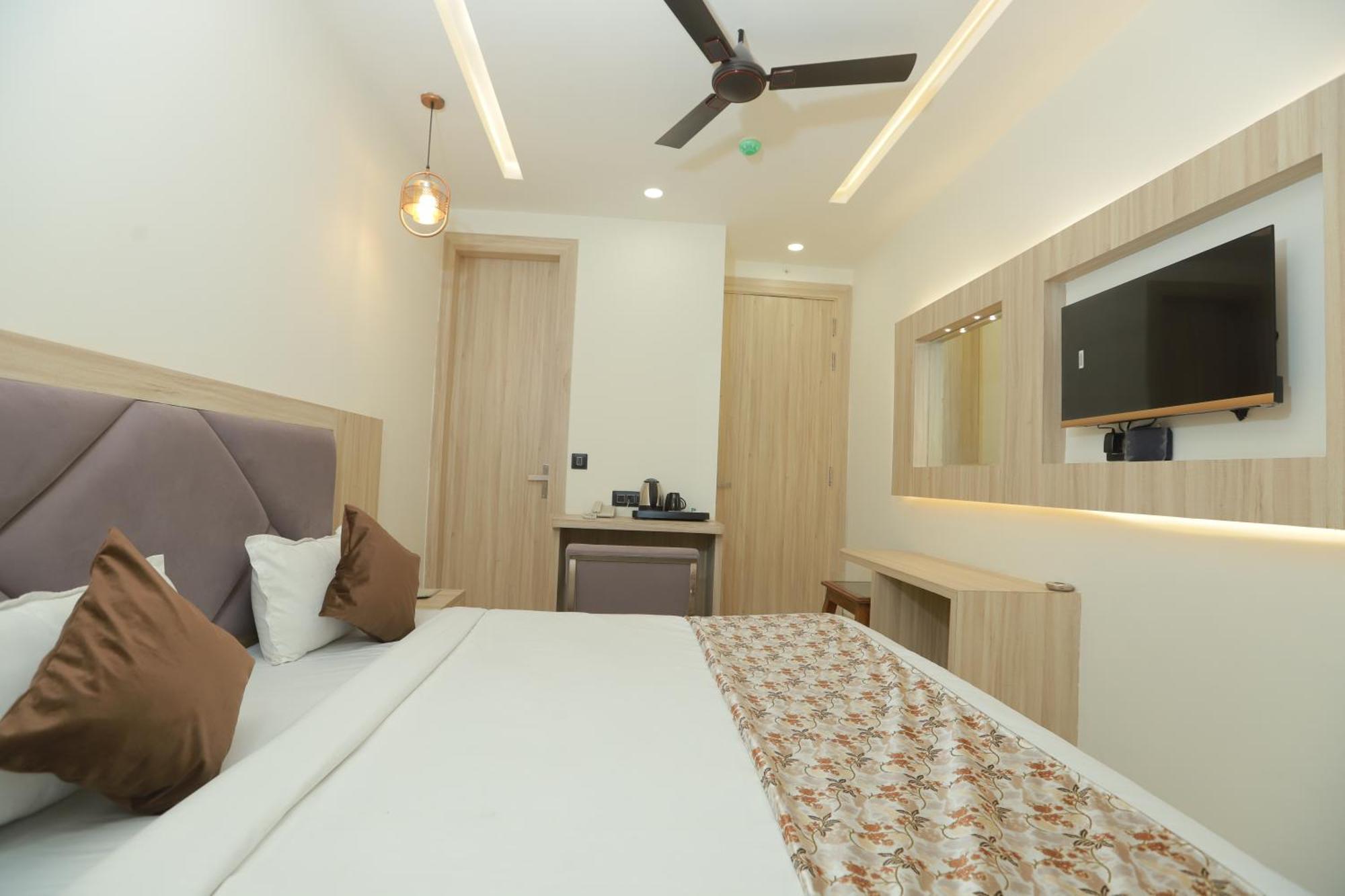 Hotel Zed - Near Delhi Airport