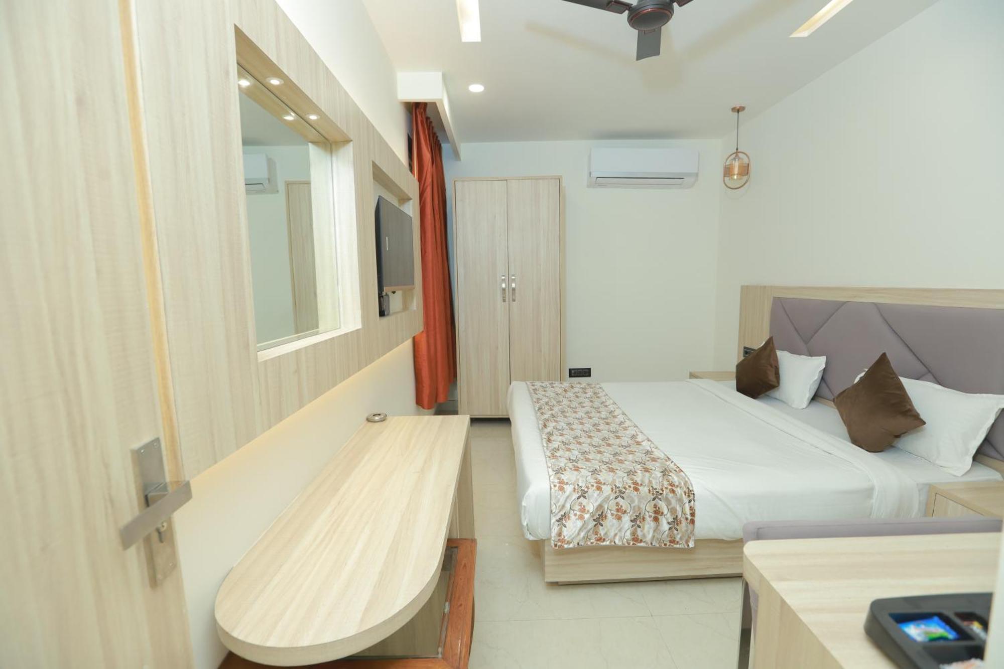 Zed - Near Delhi Airport Hotel