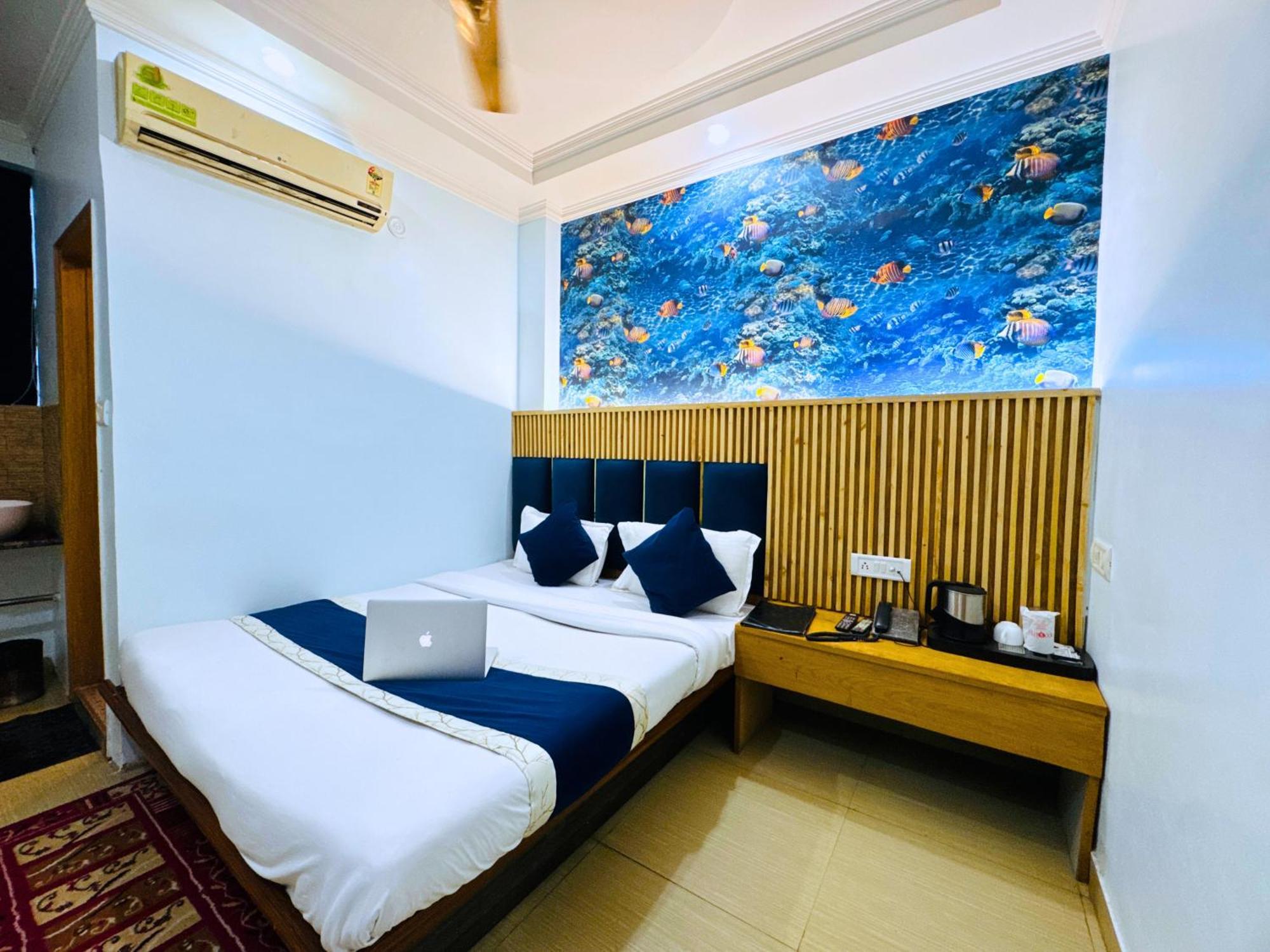 Bala Ji International Pure Veg Hotel 3*