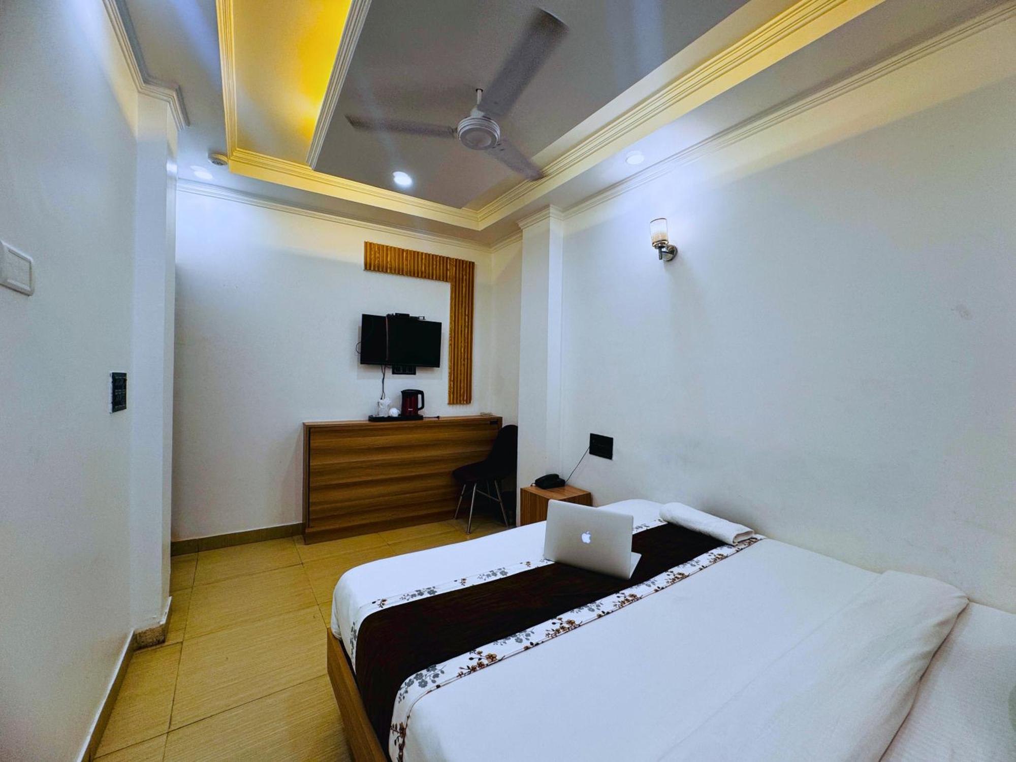 Bala Ji International Pure Veg Hotel New Delhi