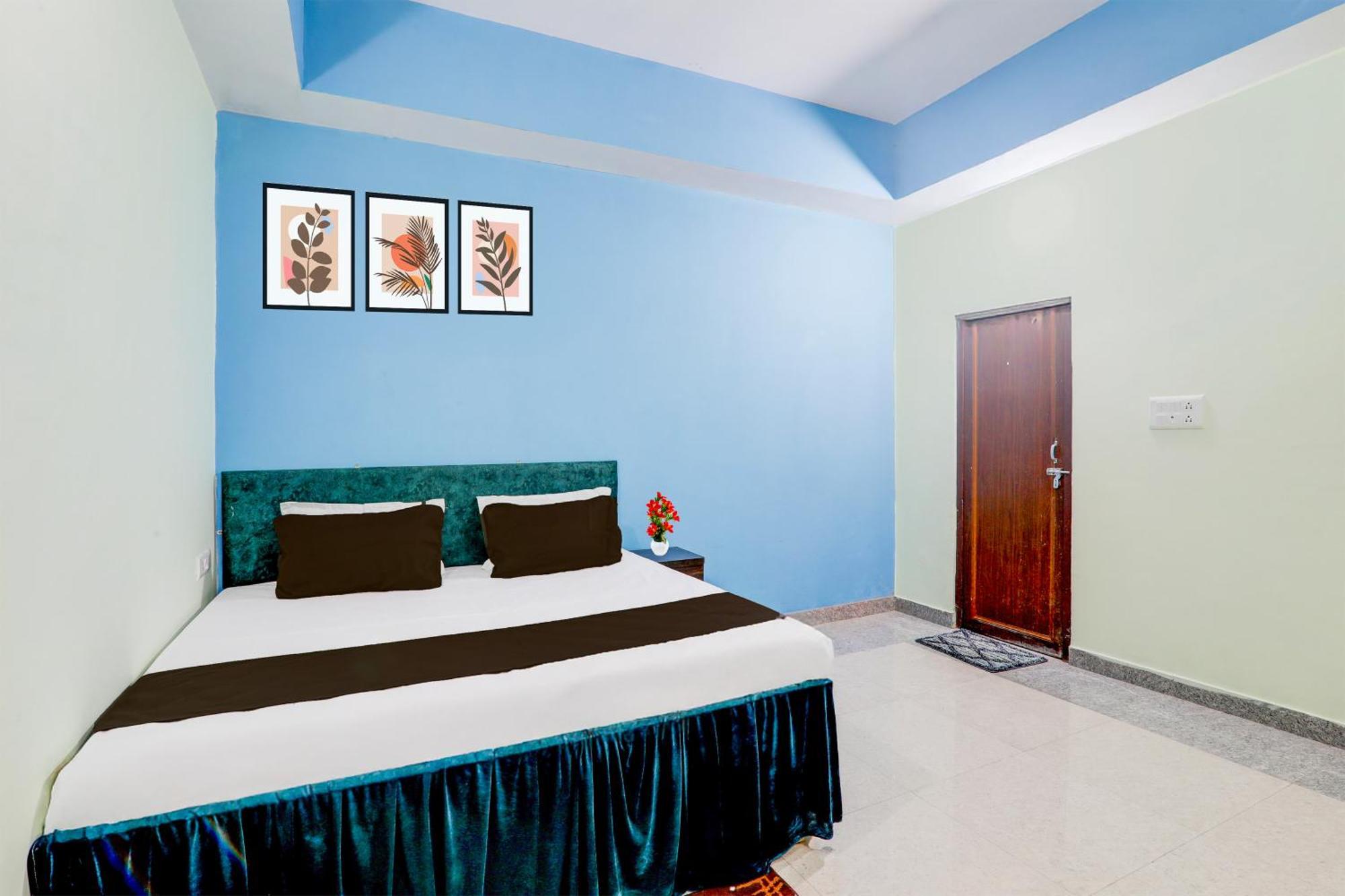 Hotel Super Townhouse Gujranwala Town Near Model Town Metro Station