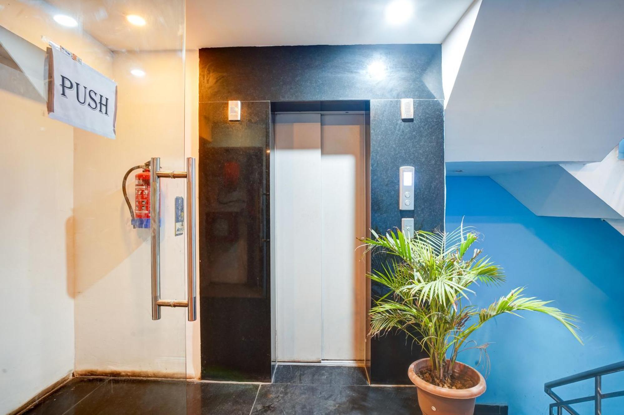 Aerostar Grand Near Yashobhoomi, Dwarka Hotel