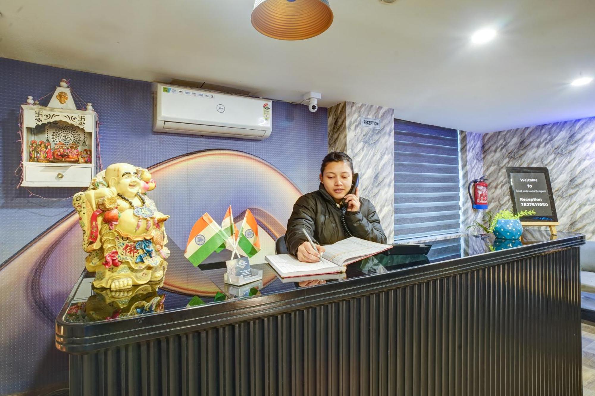 Aerostar Grand Near Yashobhoomi, Dwarka Hotel 3*