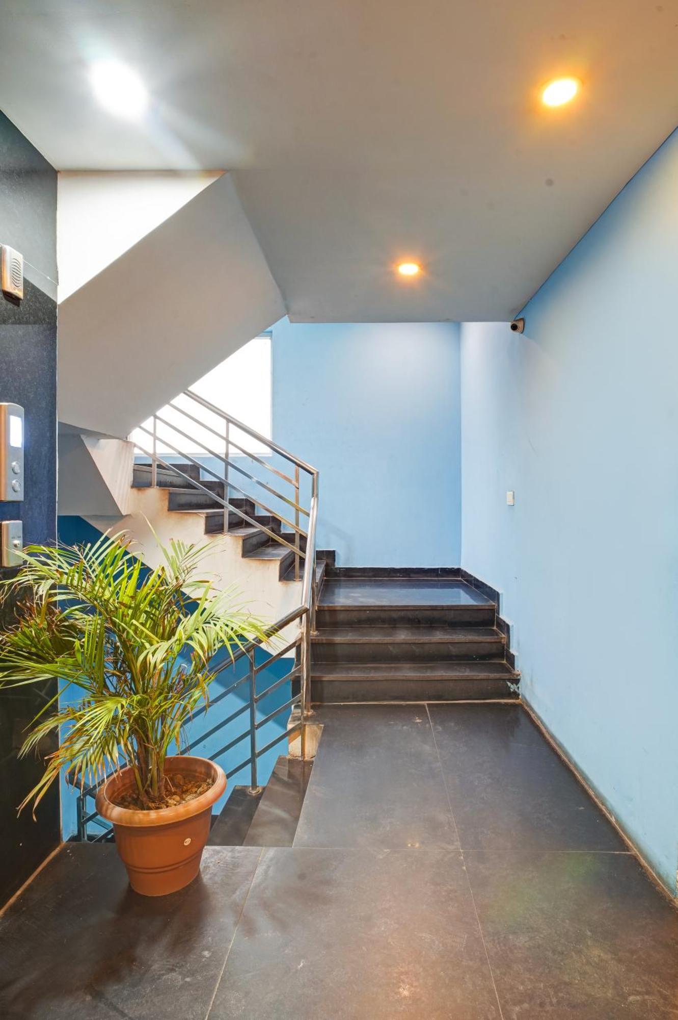 Hotel Aerostar Grand Near Yashobhoomi, Dwarka 3*