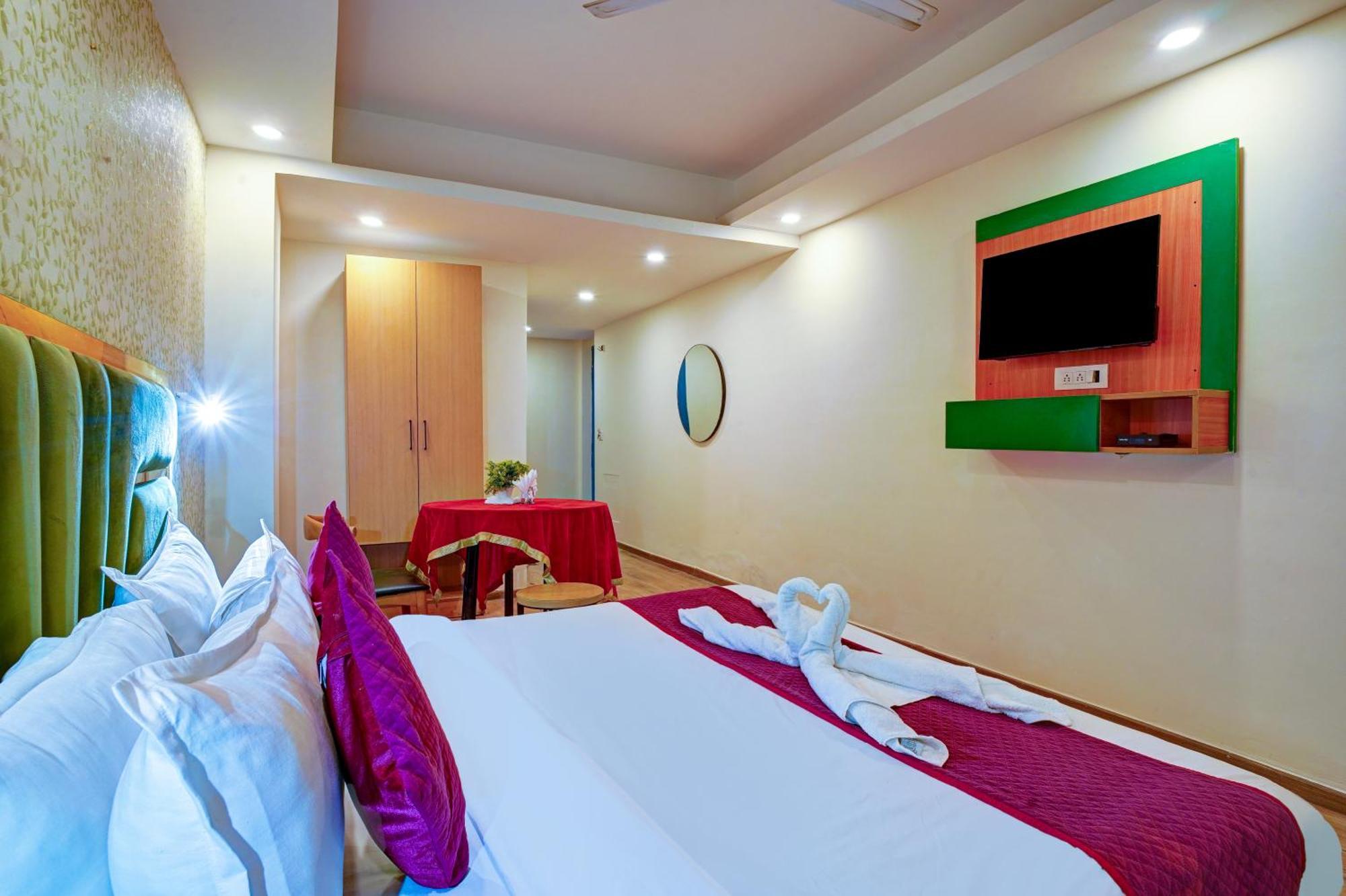 Hotel Aerostar Grand Near Yashobhoomi, Dwarka