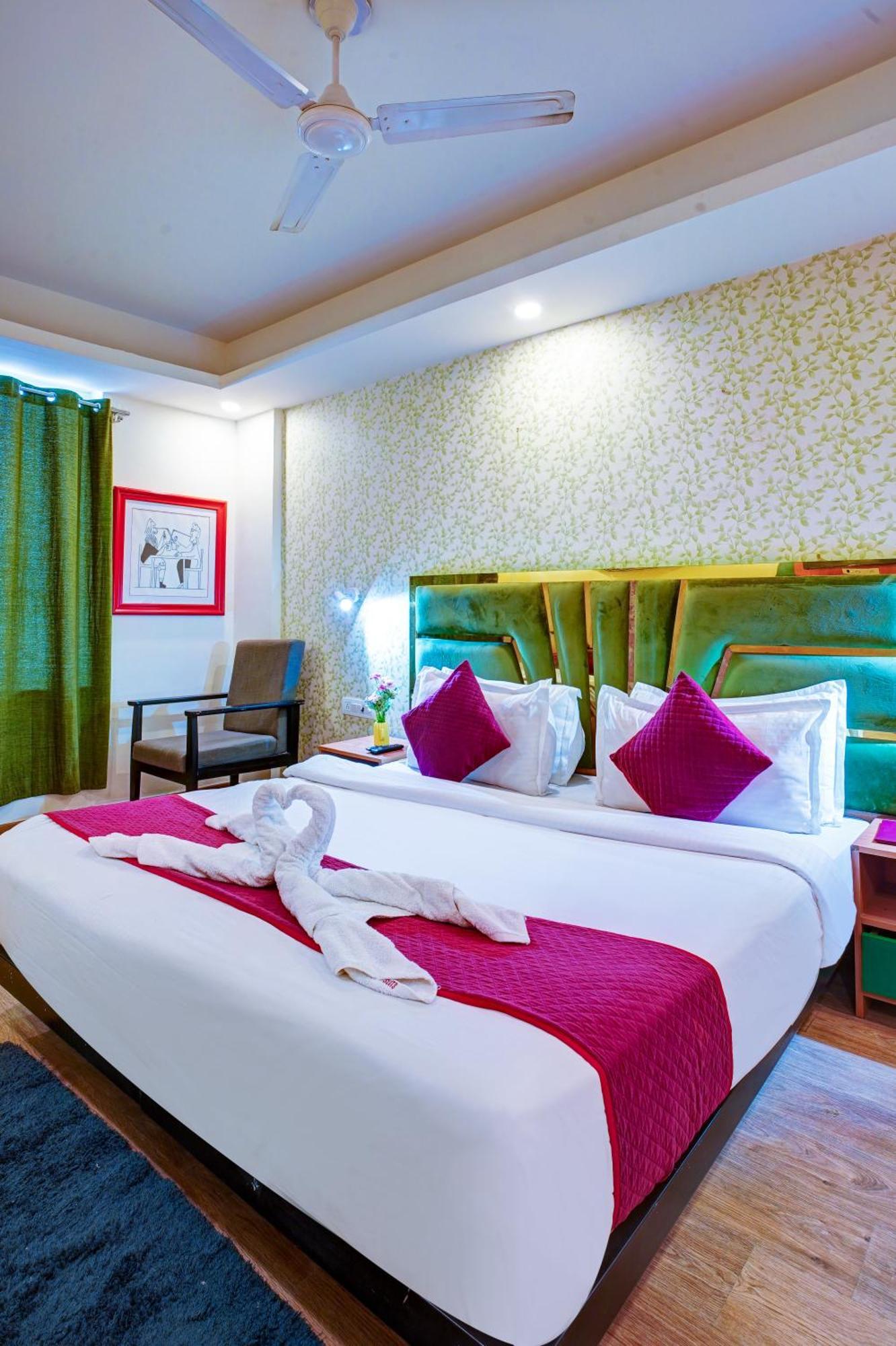 Hotel Aerostar Grand Near Yashobhoomi, Dwarka 3*