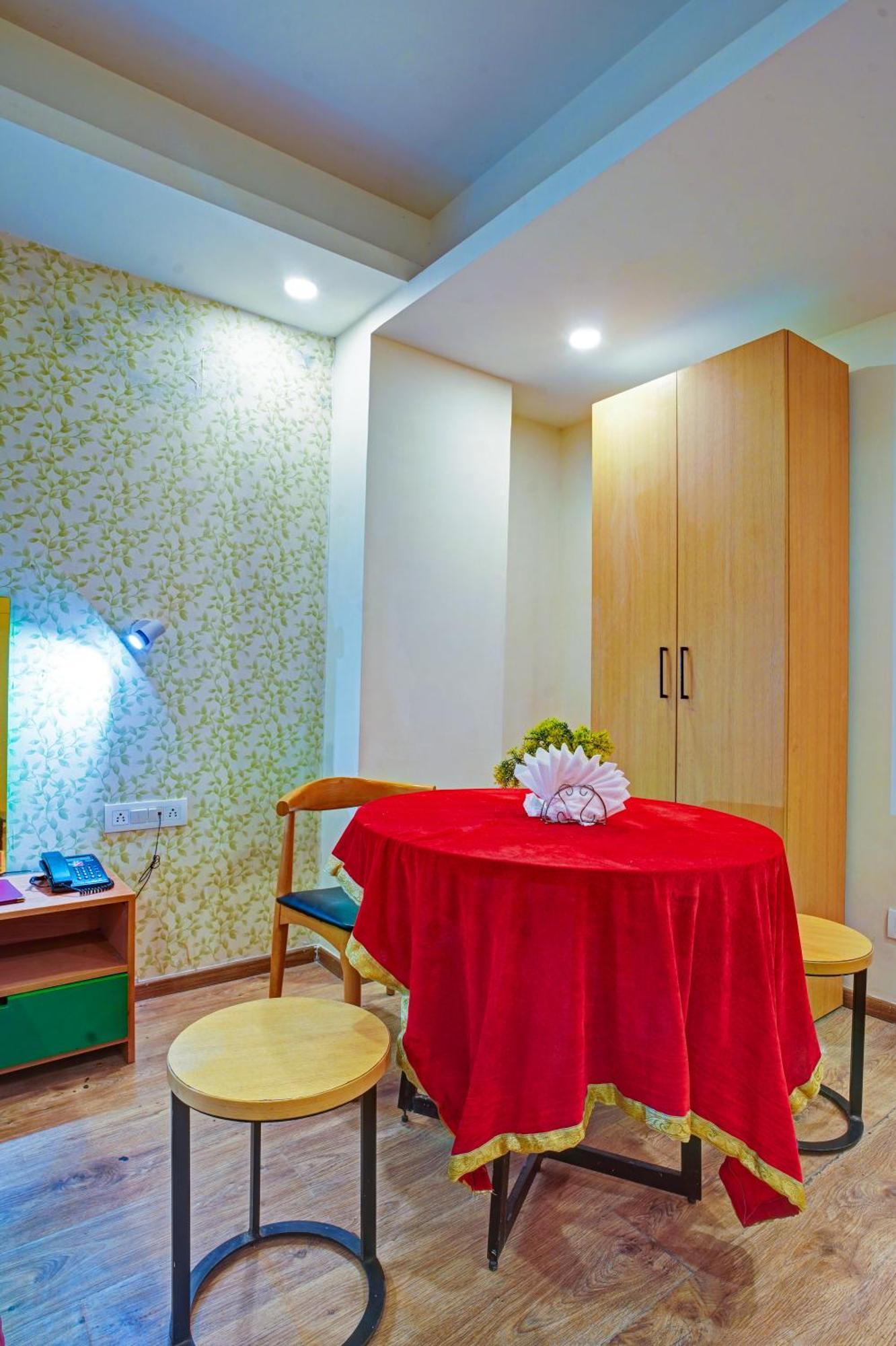 Aerostar Grand Near Yashobhoomi, Dwarka 3*