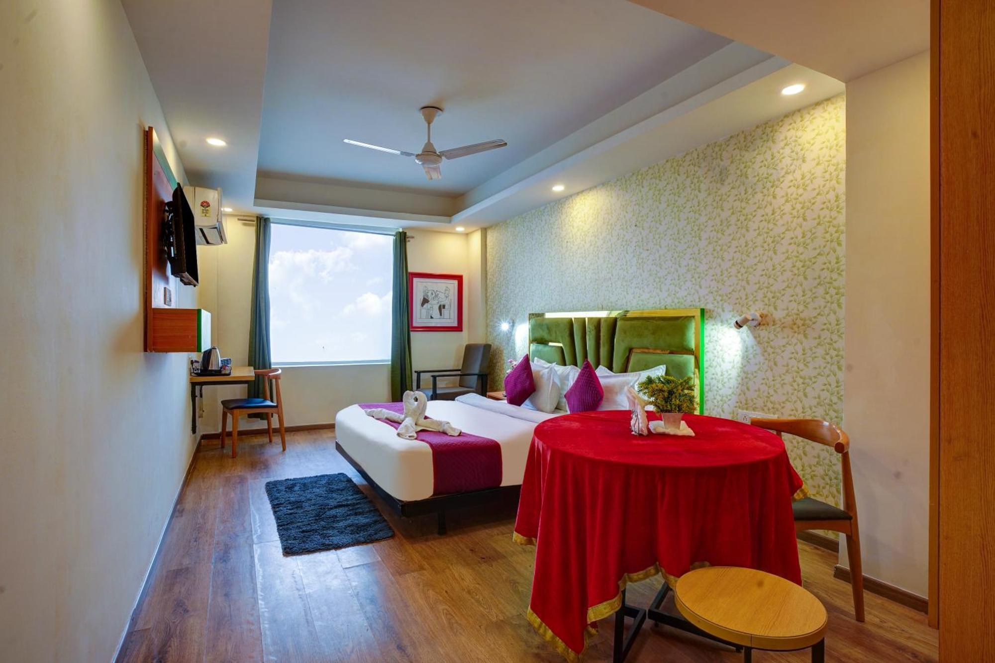 Hotel Aerostar Grand Near Yashobhoomi, Dwarka