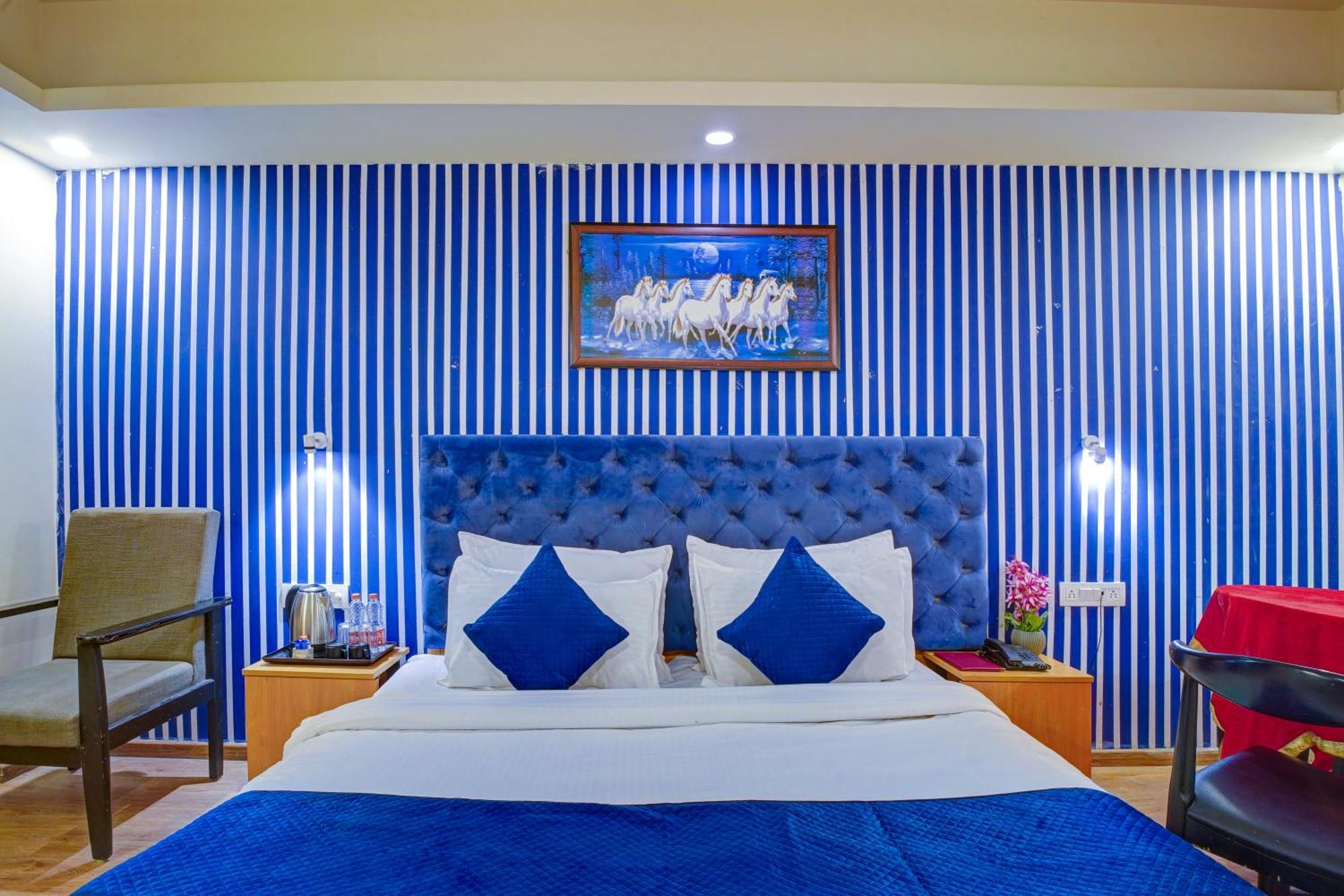 Hotel Aerostar Grand Near Yashobhoomi, Dwarka