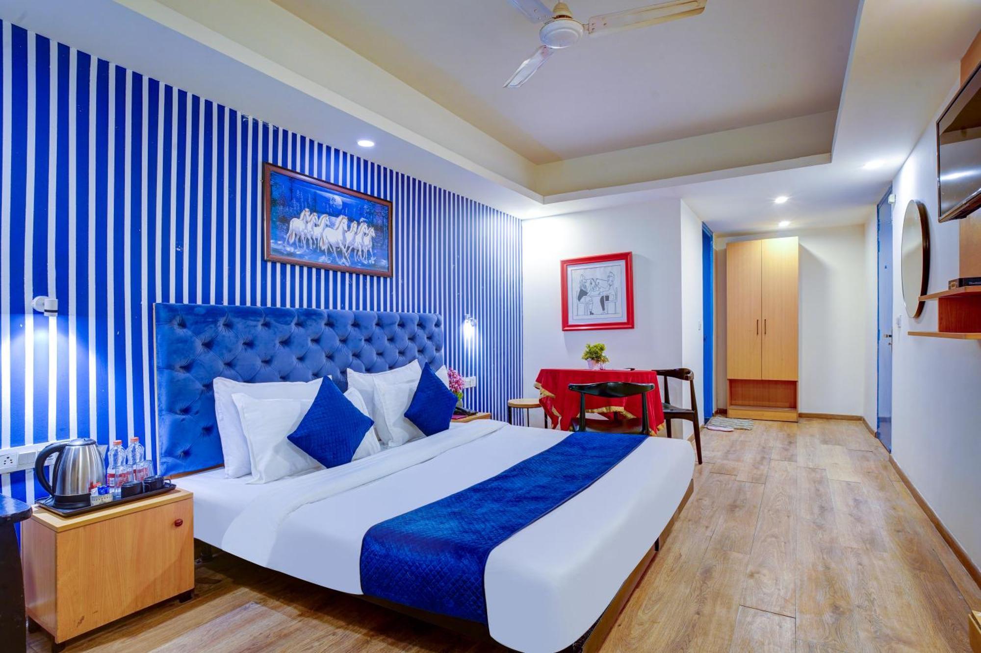 Aerostar Grand Near Yashobhoomi, Dwarka Hotel 3*