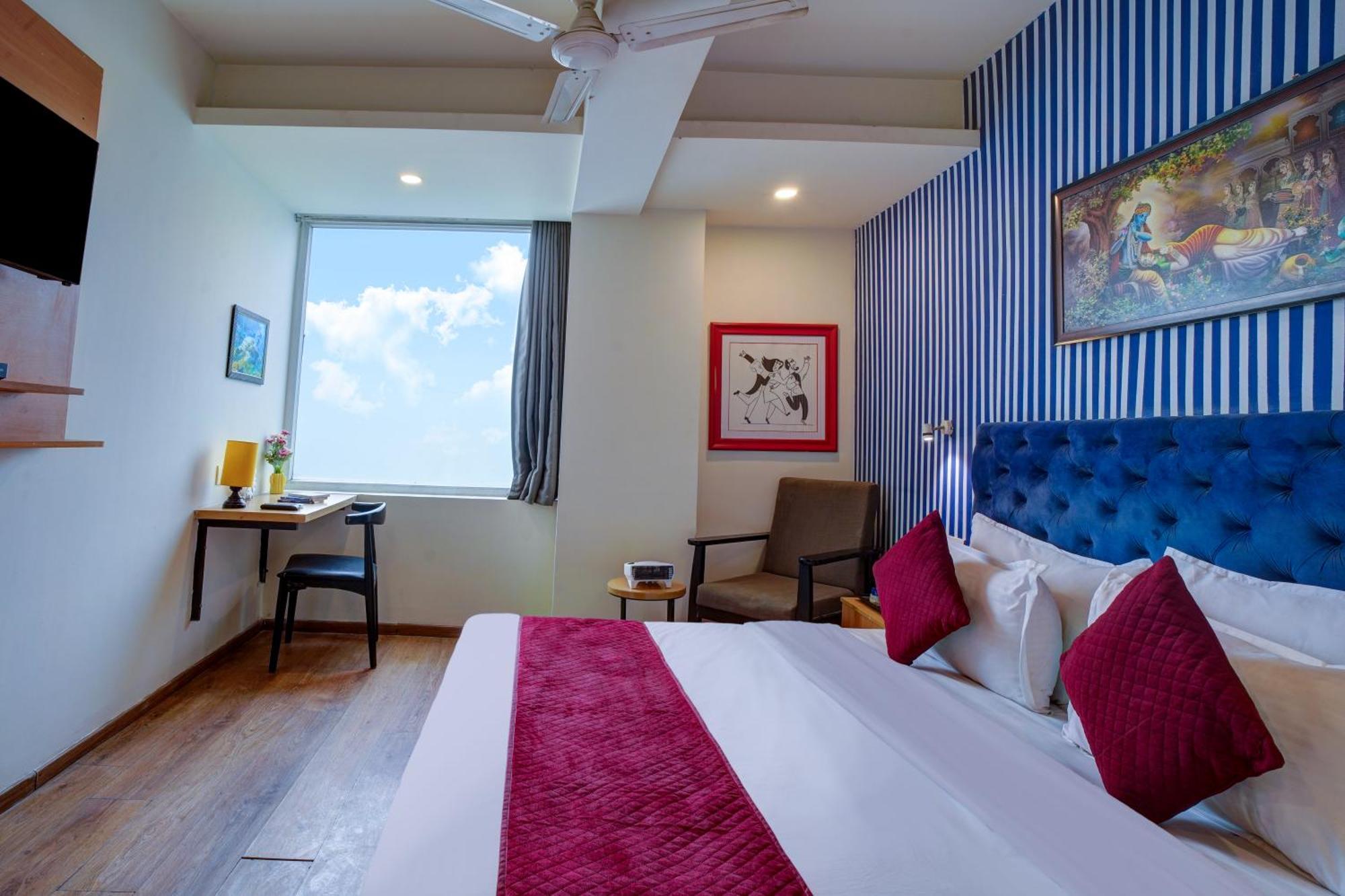 Aerostar Grand Near Yashobhoomi, Dwarka 3*
