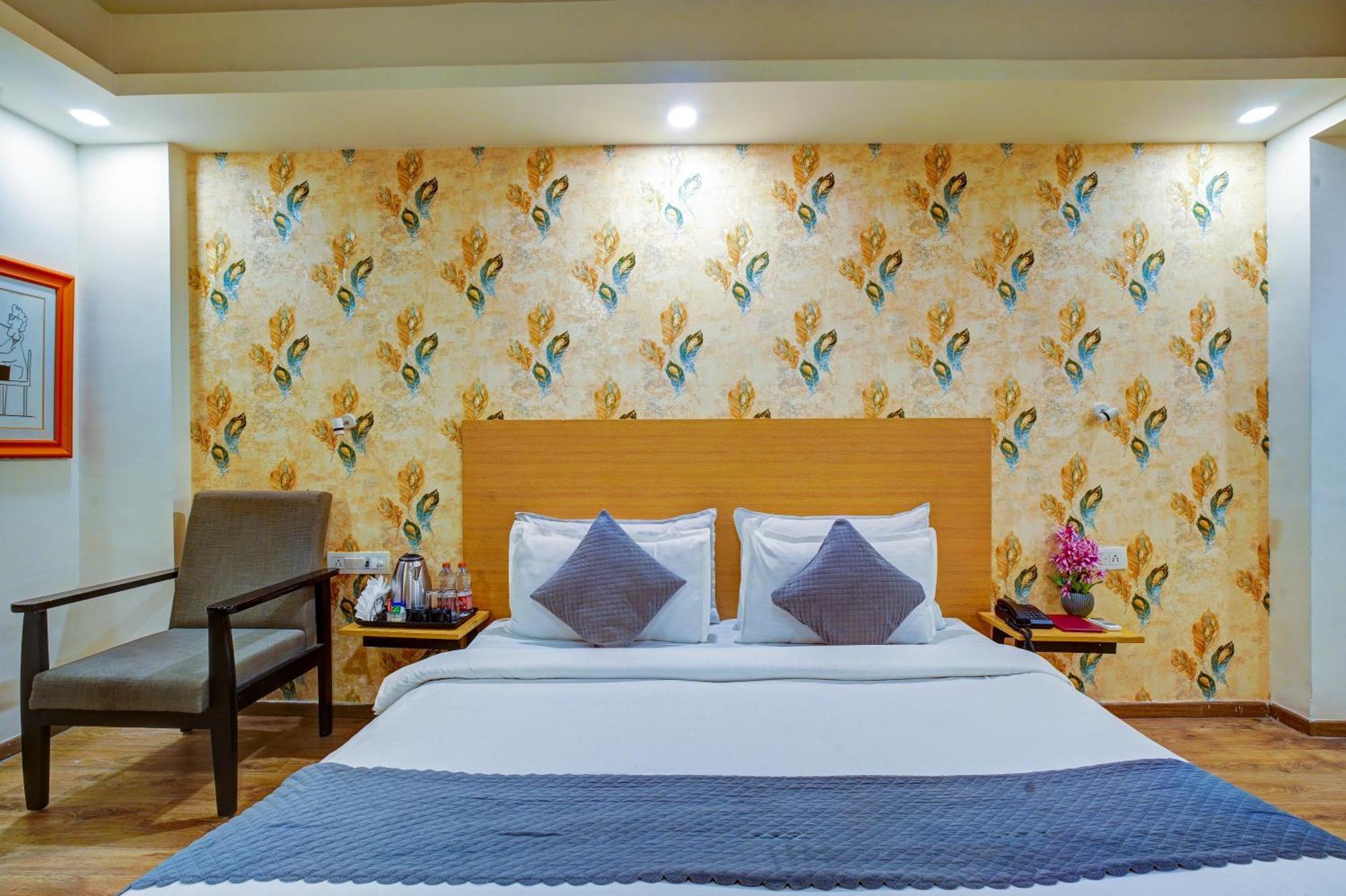 Hotel Aerostar Grand Near Yashobhoomi, Dwarka 3*