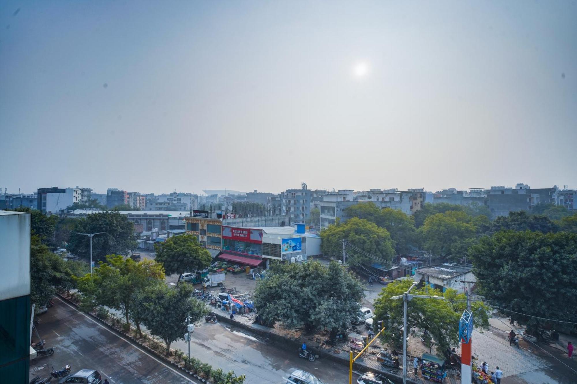 Hotel Aerostar Grand Near Yashobhoomi, Dwarka 3*