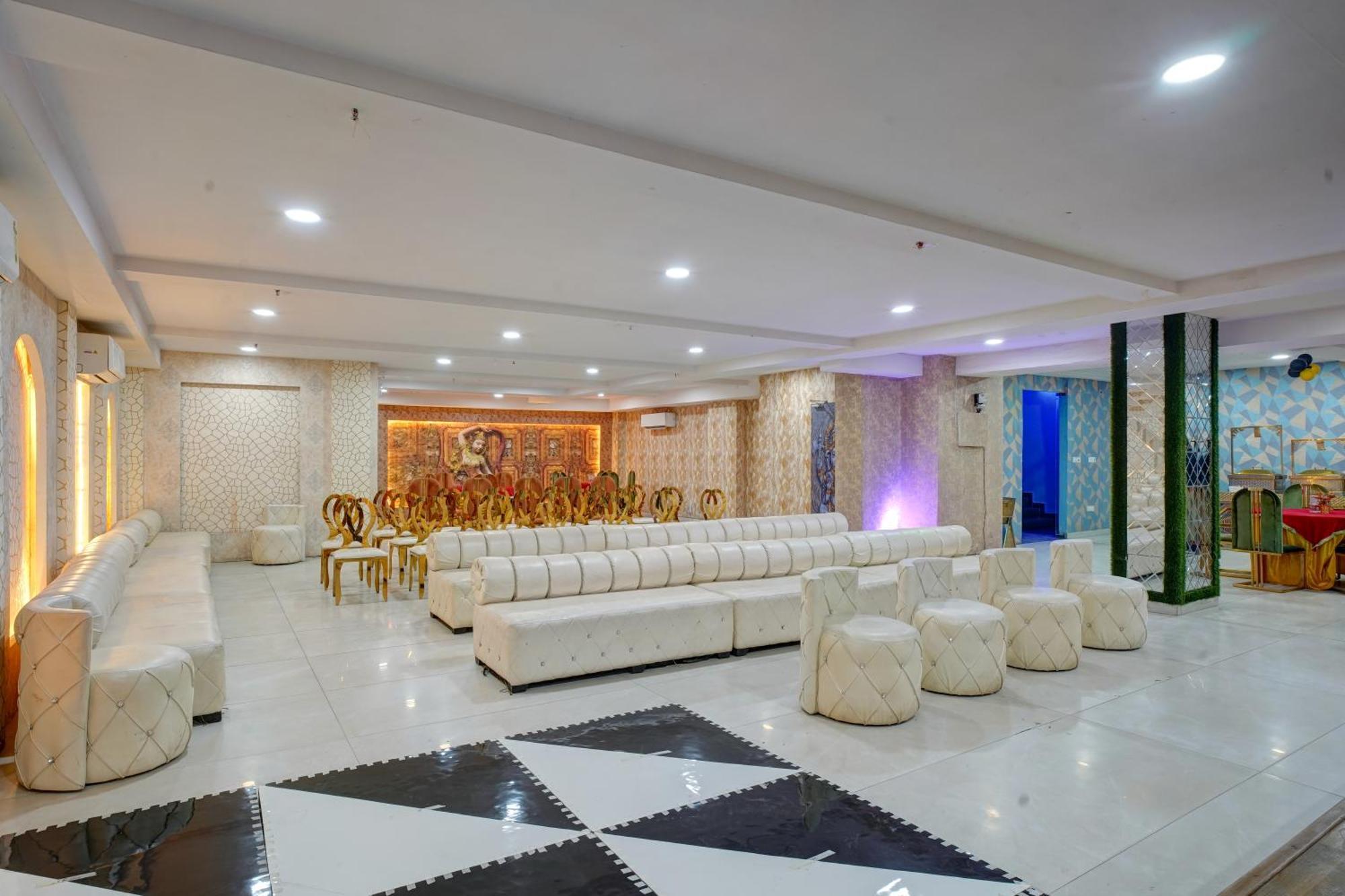 Hotel Aerostar Grand Near Yashobhoomi, Dwarka