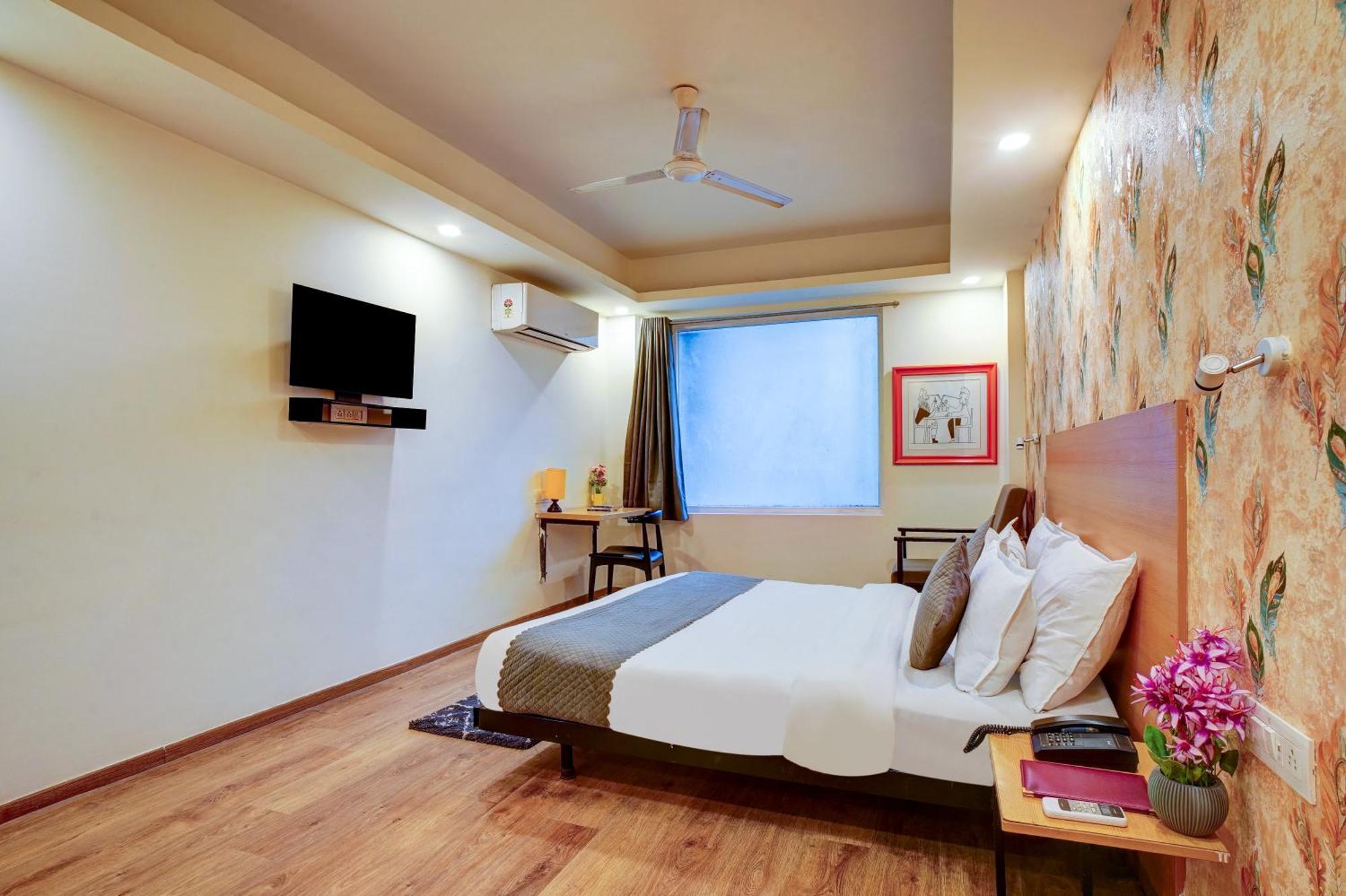 Aerostar Grand Near Yashobhoomi, Dwarka Hotel 3*