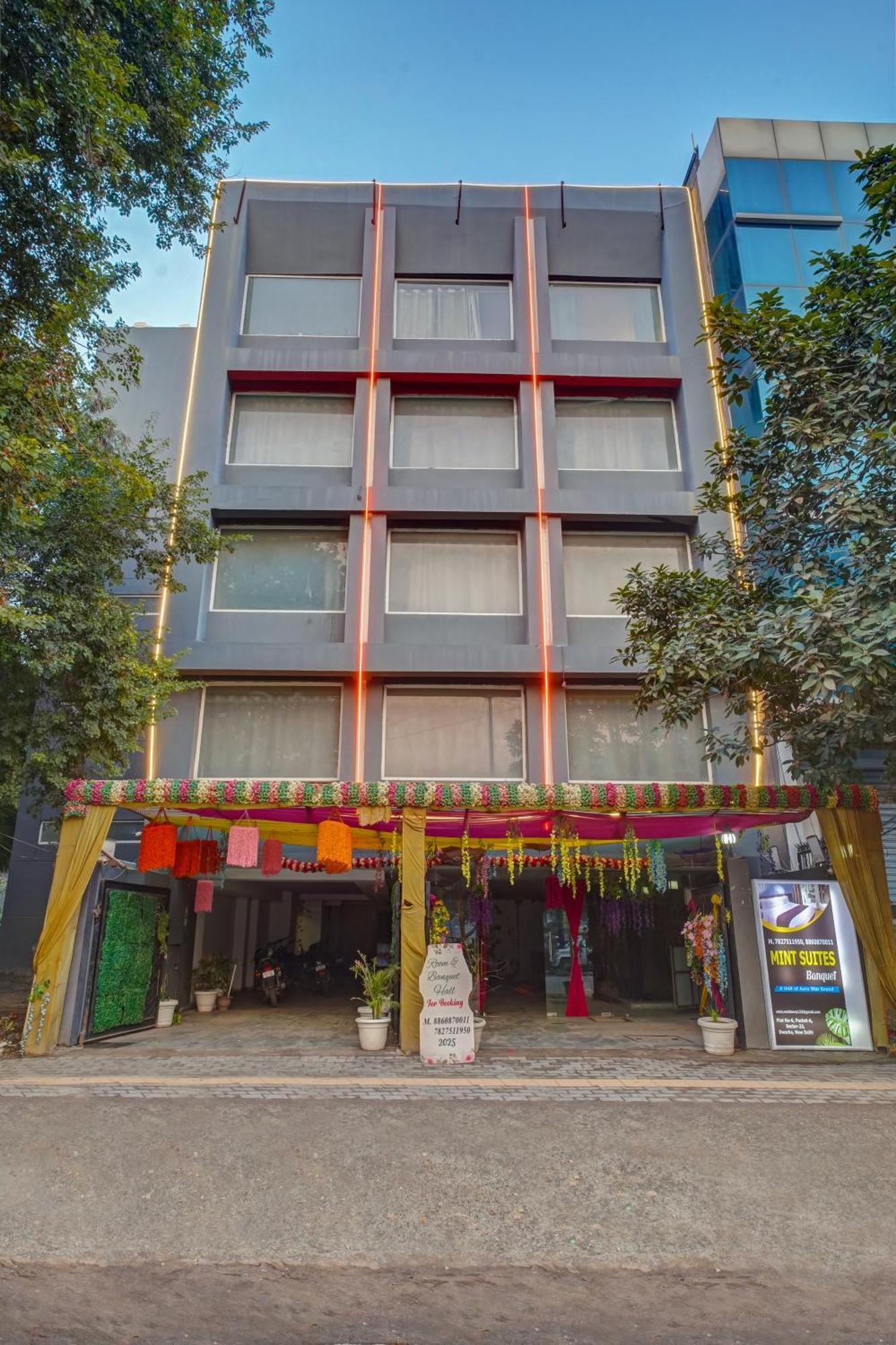 Aerostar Grand Near Yashobhoomi, Dwarka 3*