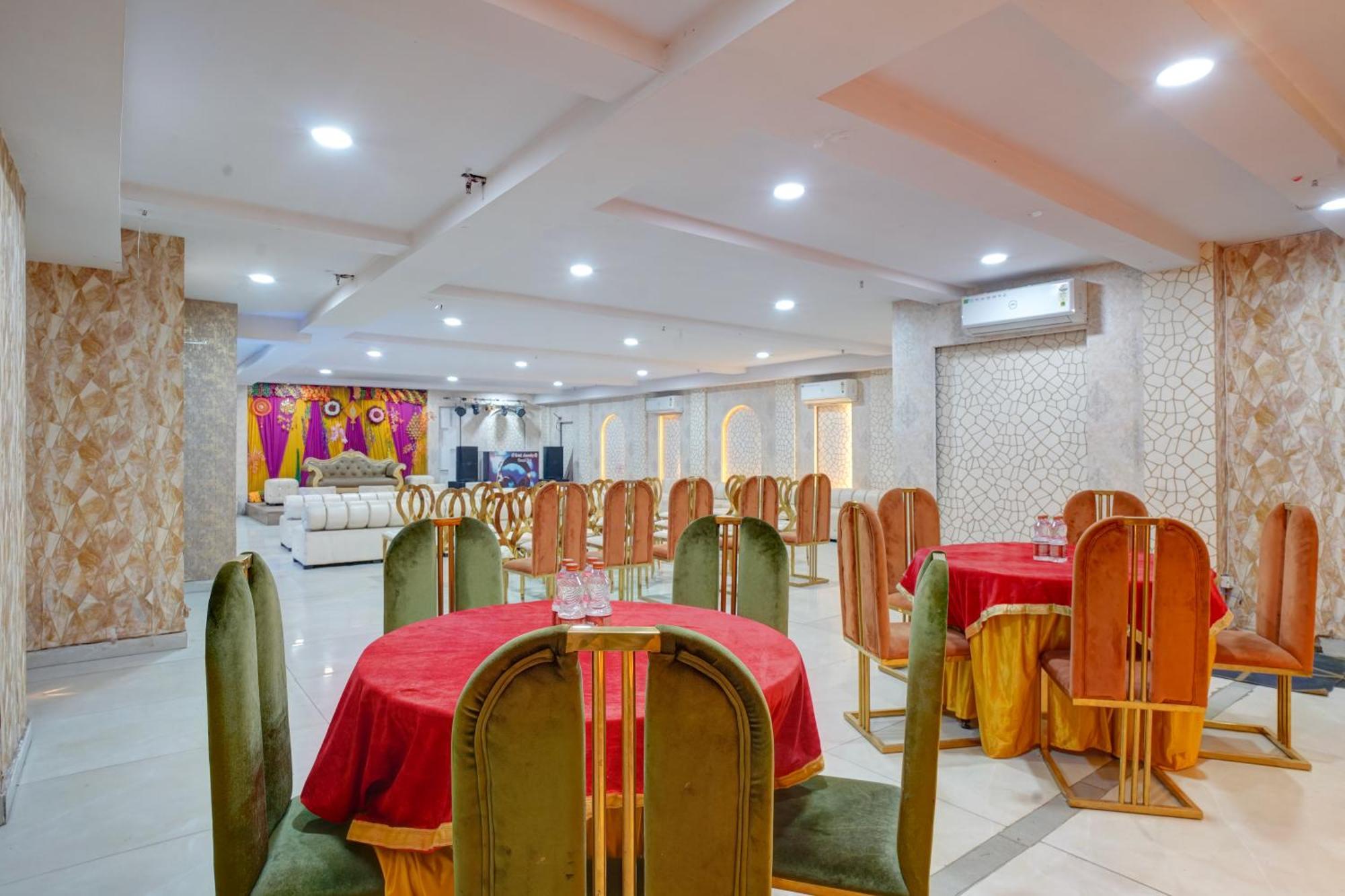 Aerostar Grand Near Yashobhoomi, Dwarka Hotel