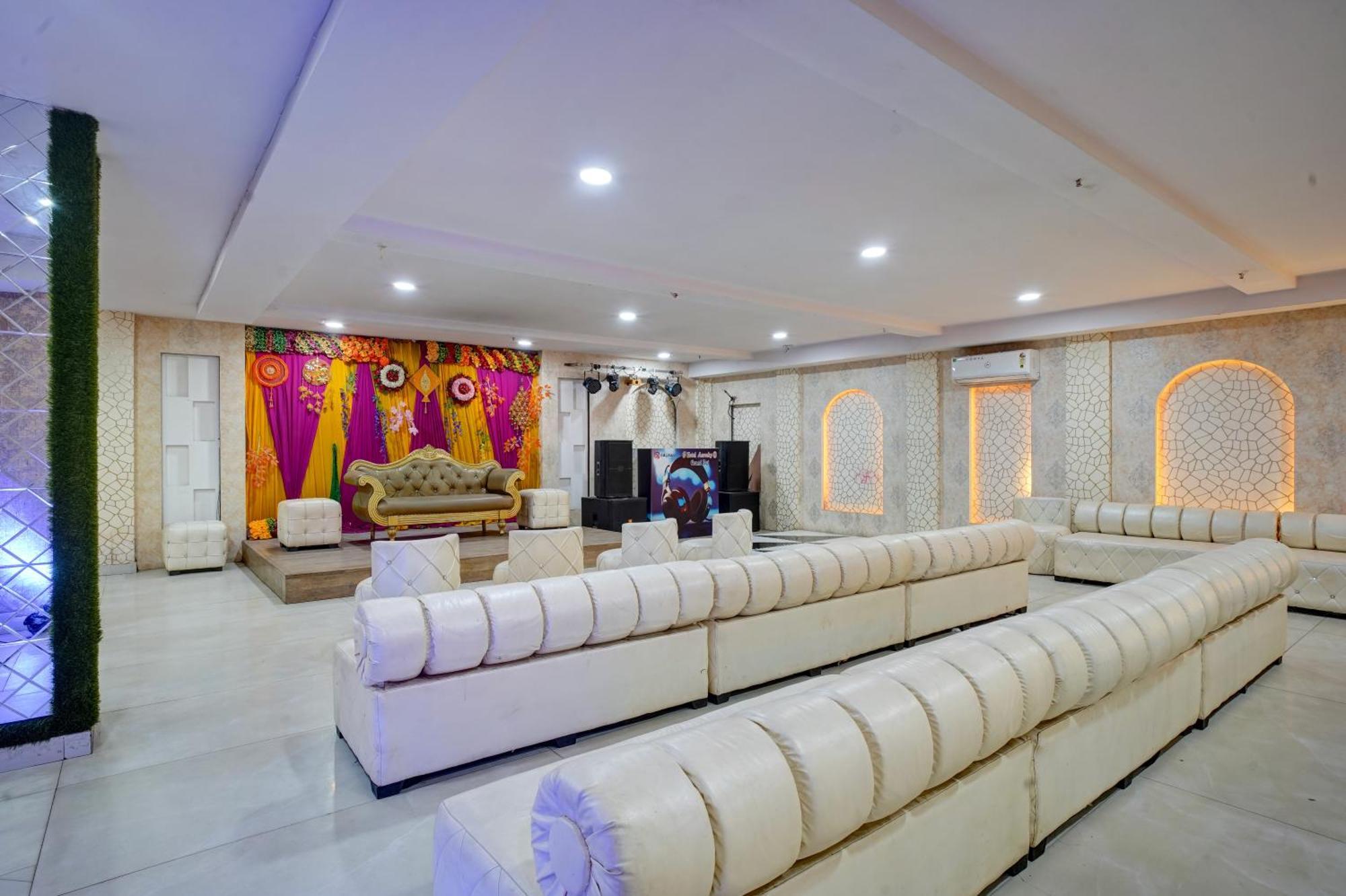 Hotel Aerostar Grand Near Yashobhoomi, Dwarka