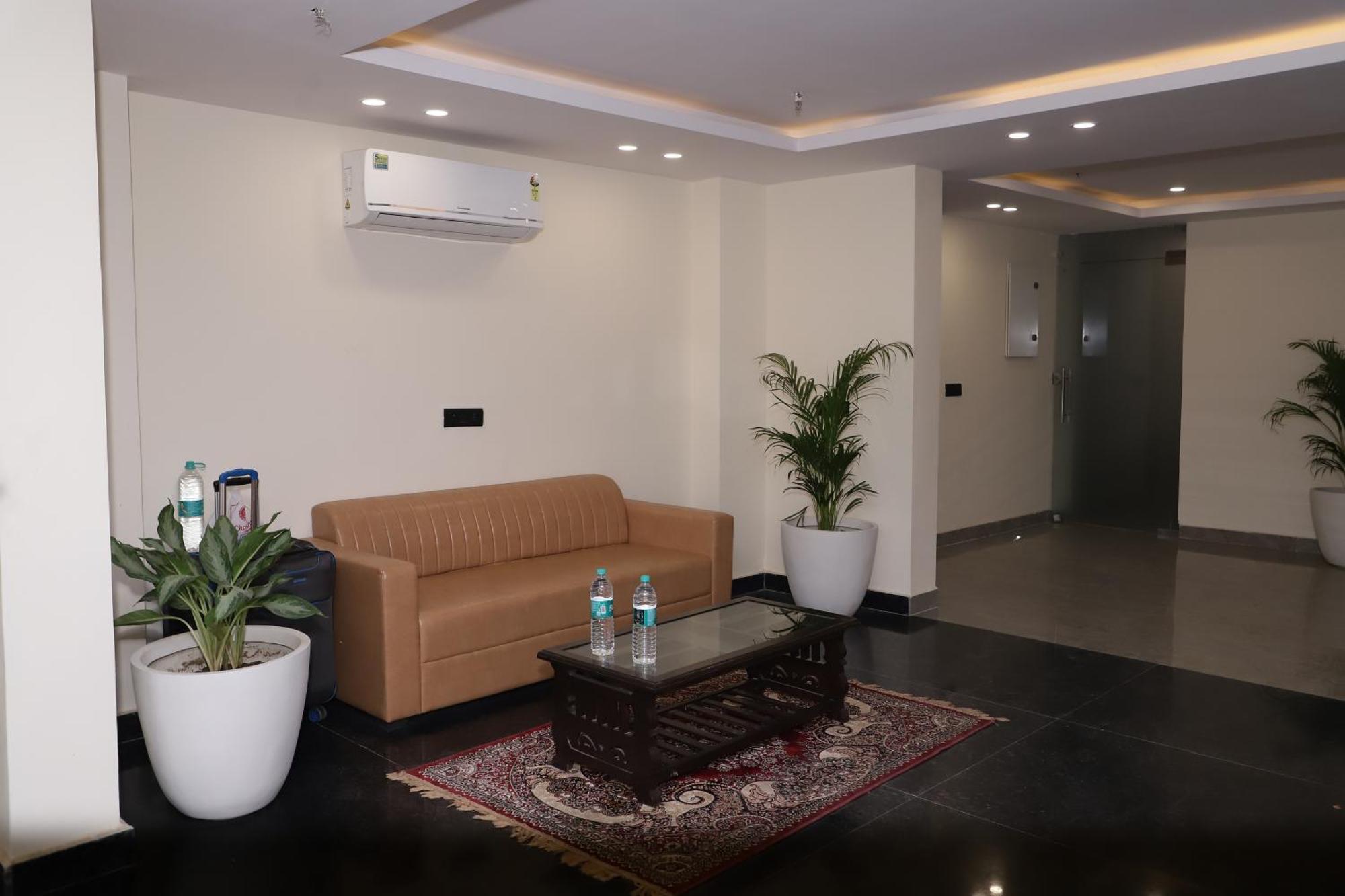 New Luxx - Near Igi Airport Hotel Nova Deli