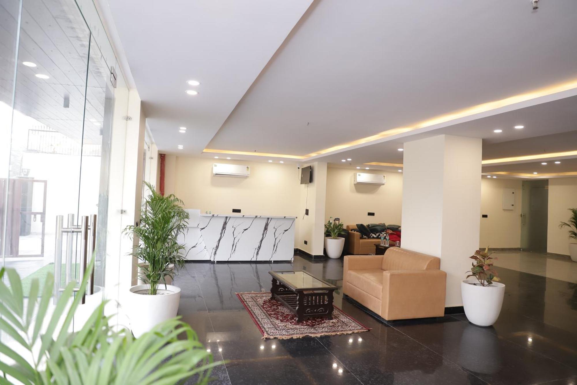 New Luxx - Near Igi Airport 3*