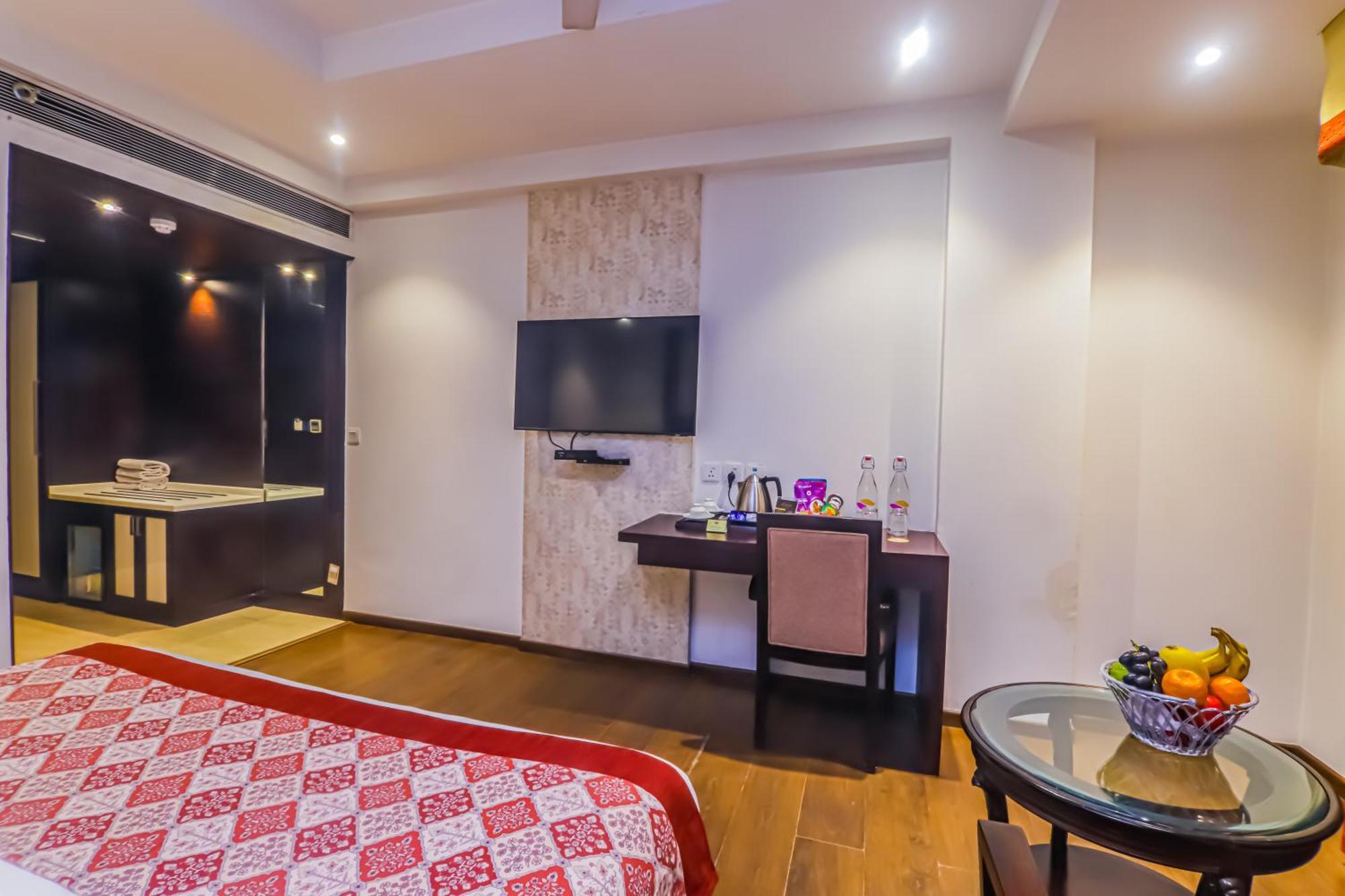 Hotel Godwin Deluxe -Free Airport Pickup -Traveller'S Choice Award Winner 2025 Hotel 4*