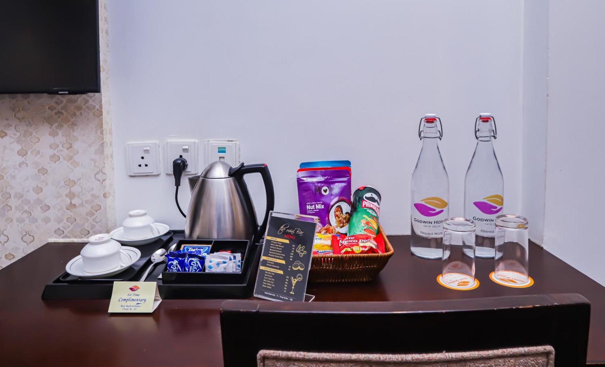 Hotel Godwin Deluxe -Free Airport Pickup -Traveller'S Choice Award Winner 2025