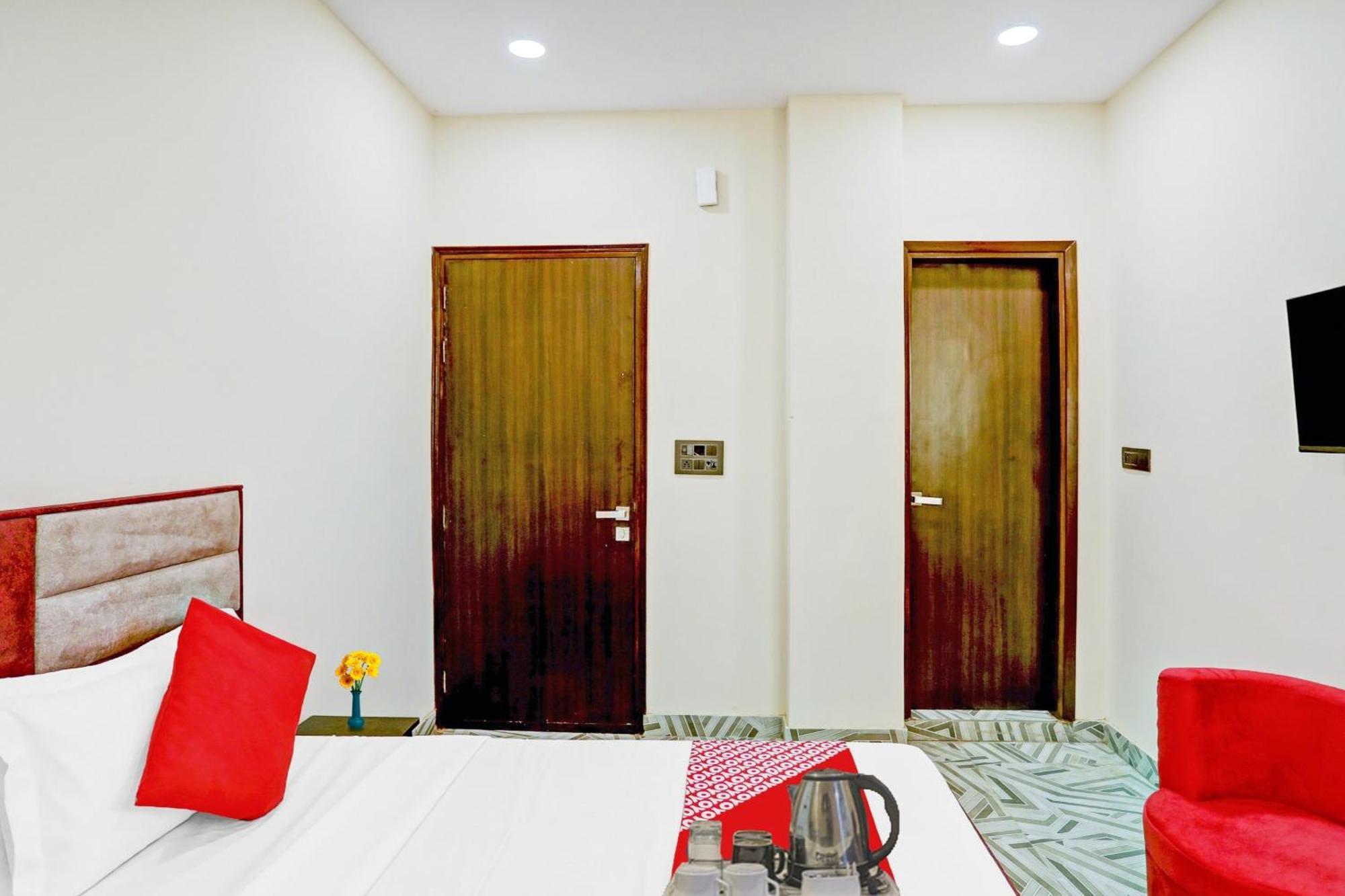 Hotel O Royal Lotus Near Ip Extension Metro Station New Delhi