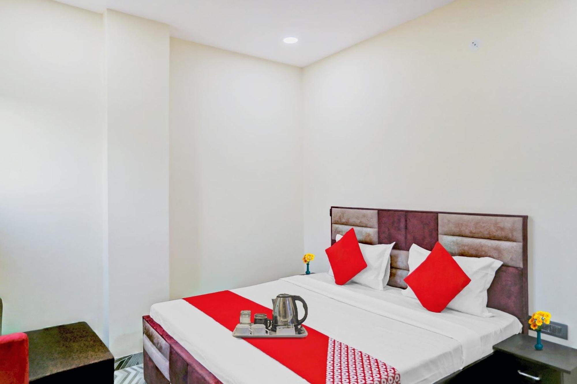 Hotel O Royal Lotus Near Ip Extension Metro Station New Delhi