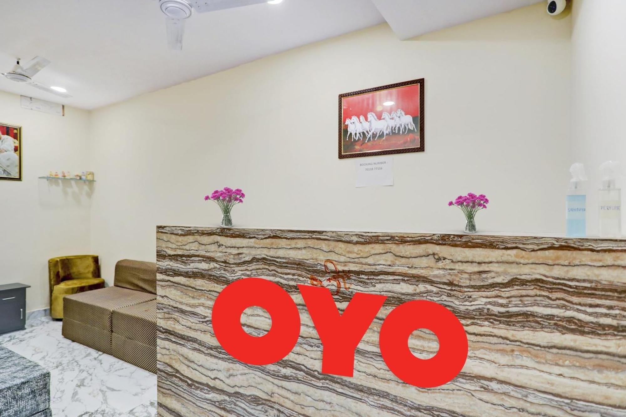 O Royal Lotus Near Ip Extension Metro Station Hotel