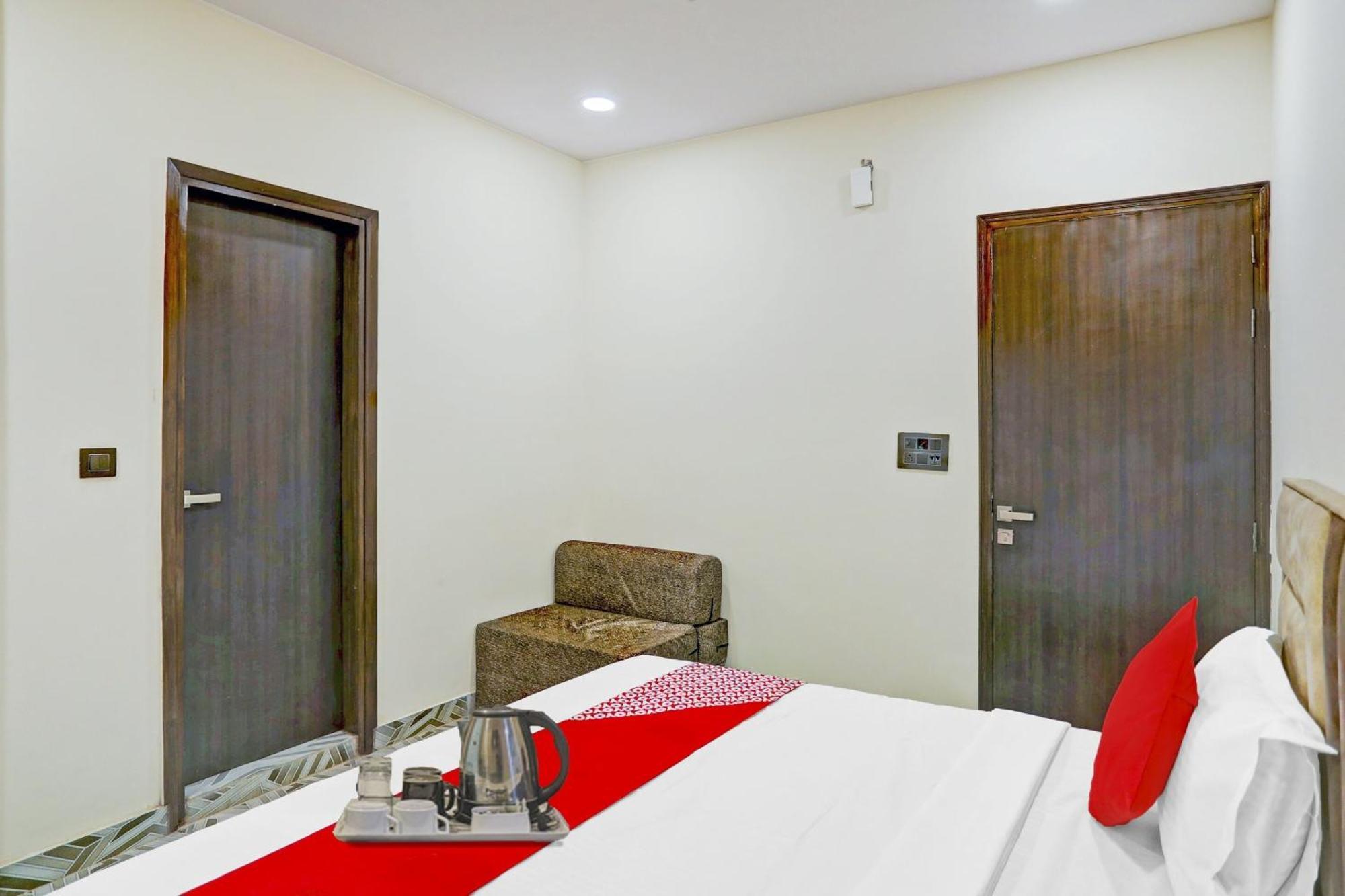 O Royal Lotus Near Ip Extension Metro Station 3* New Delhi