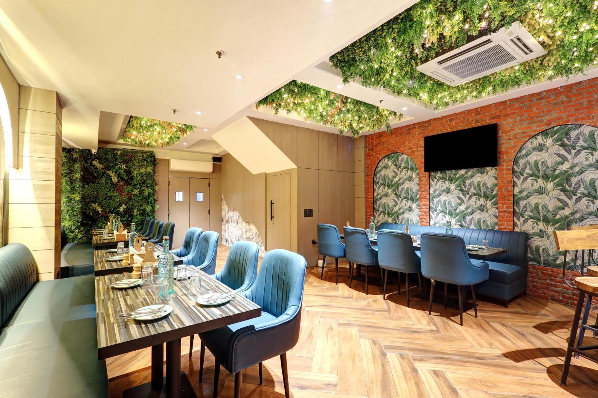 Hotel Uptown - 1km From Connaught Place