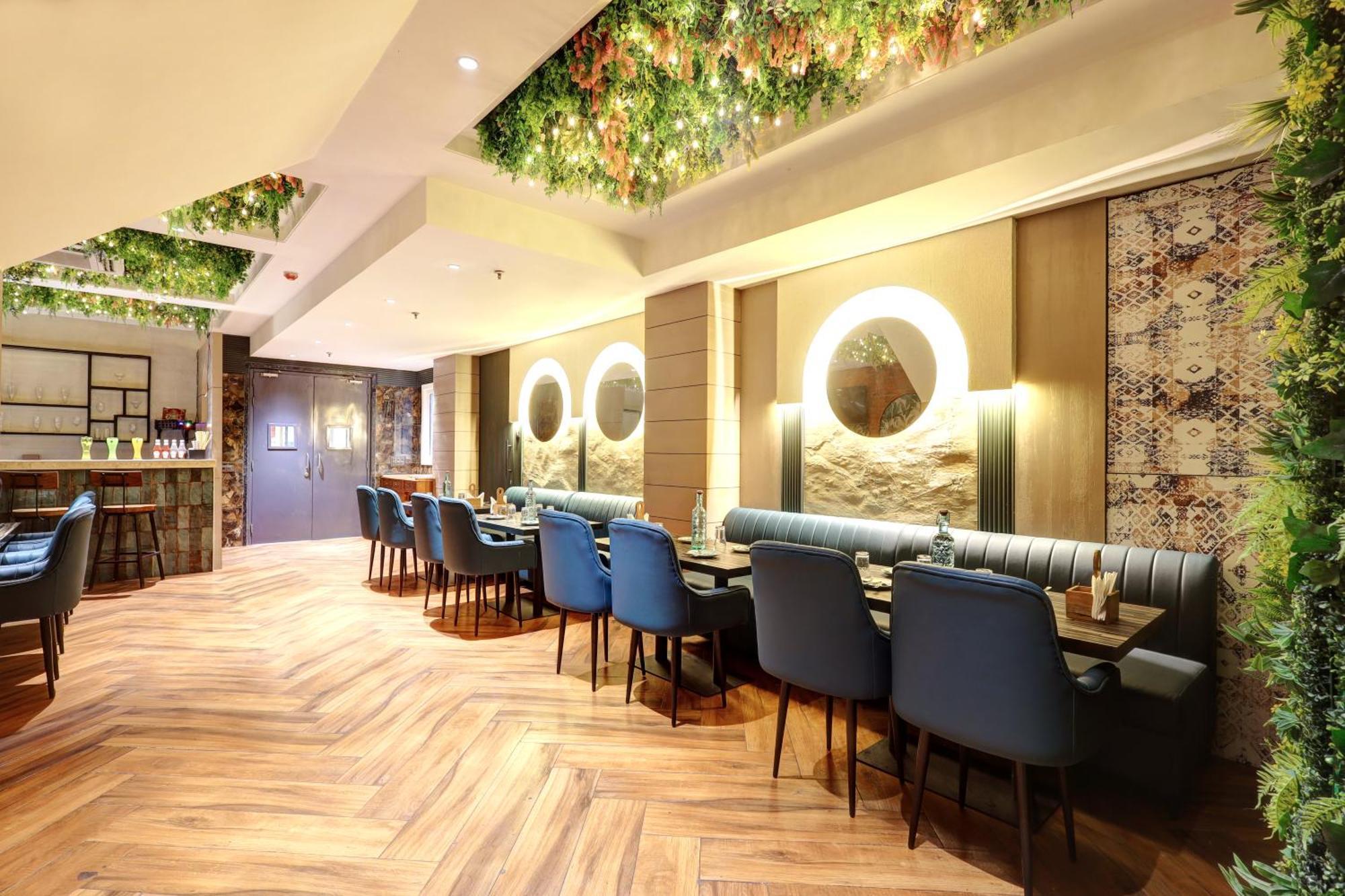 Hotel Uptown - 1km From Connaught Place 4*