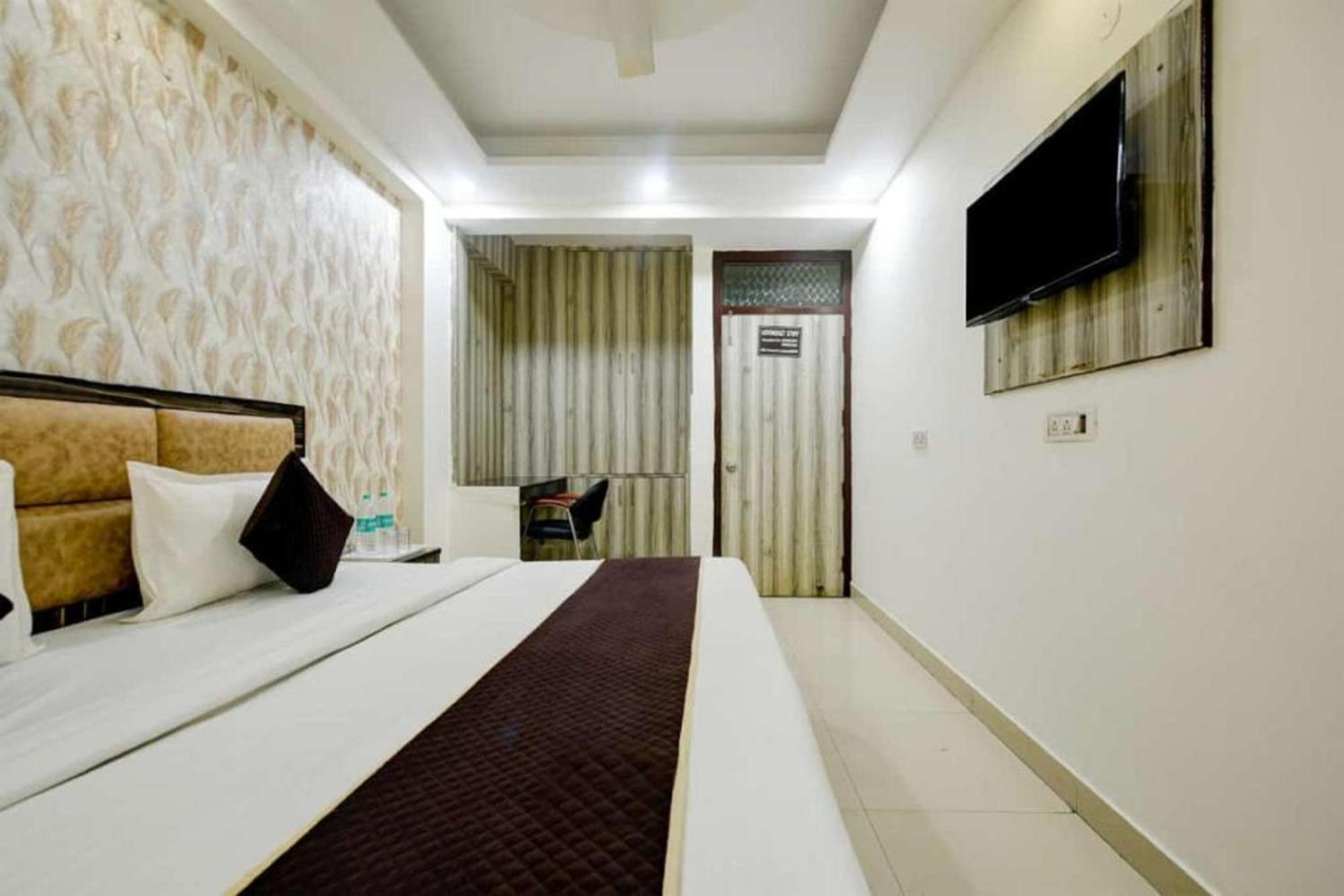Hotel Del Fox Shanti Residency - Just A Minute Away From Railway Station And Connaught Place & 5 Mins From Vfs New Delhi
