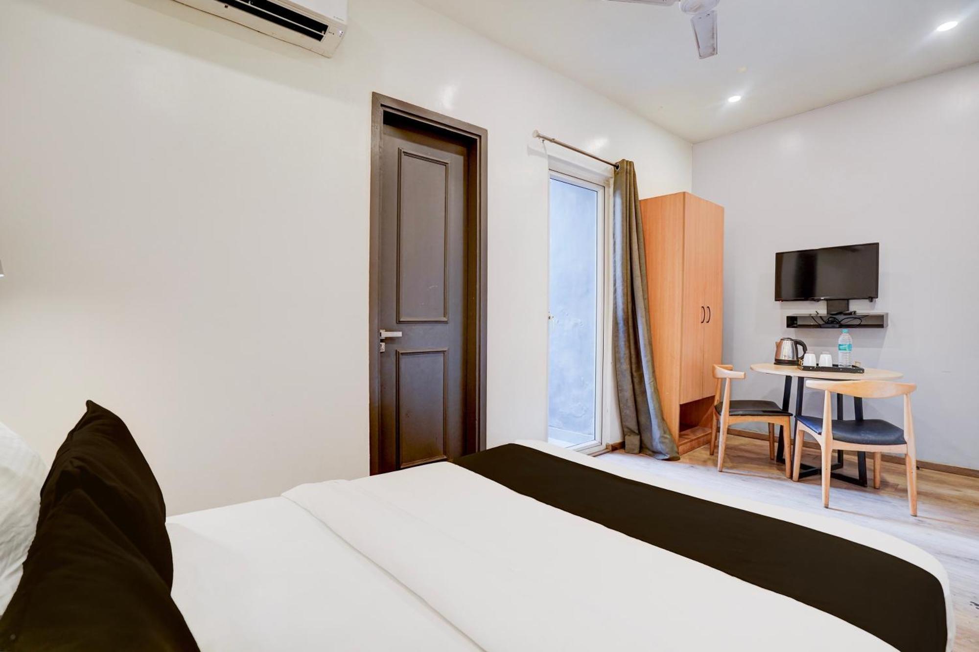 Hotel Super O Britania Chowk
