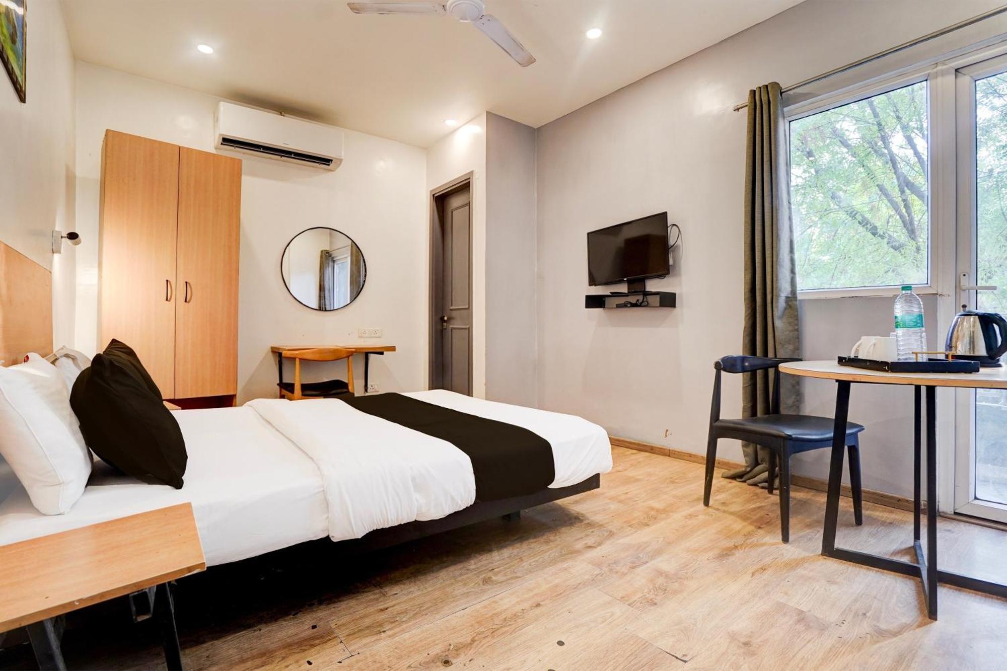 Super O Britania Chowk Hotel 4*