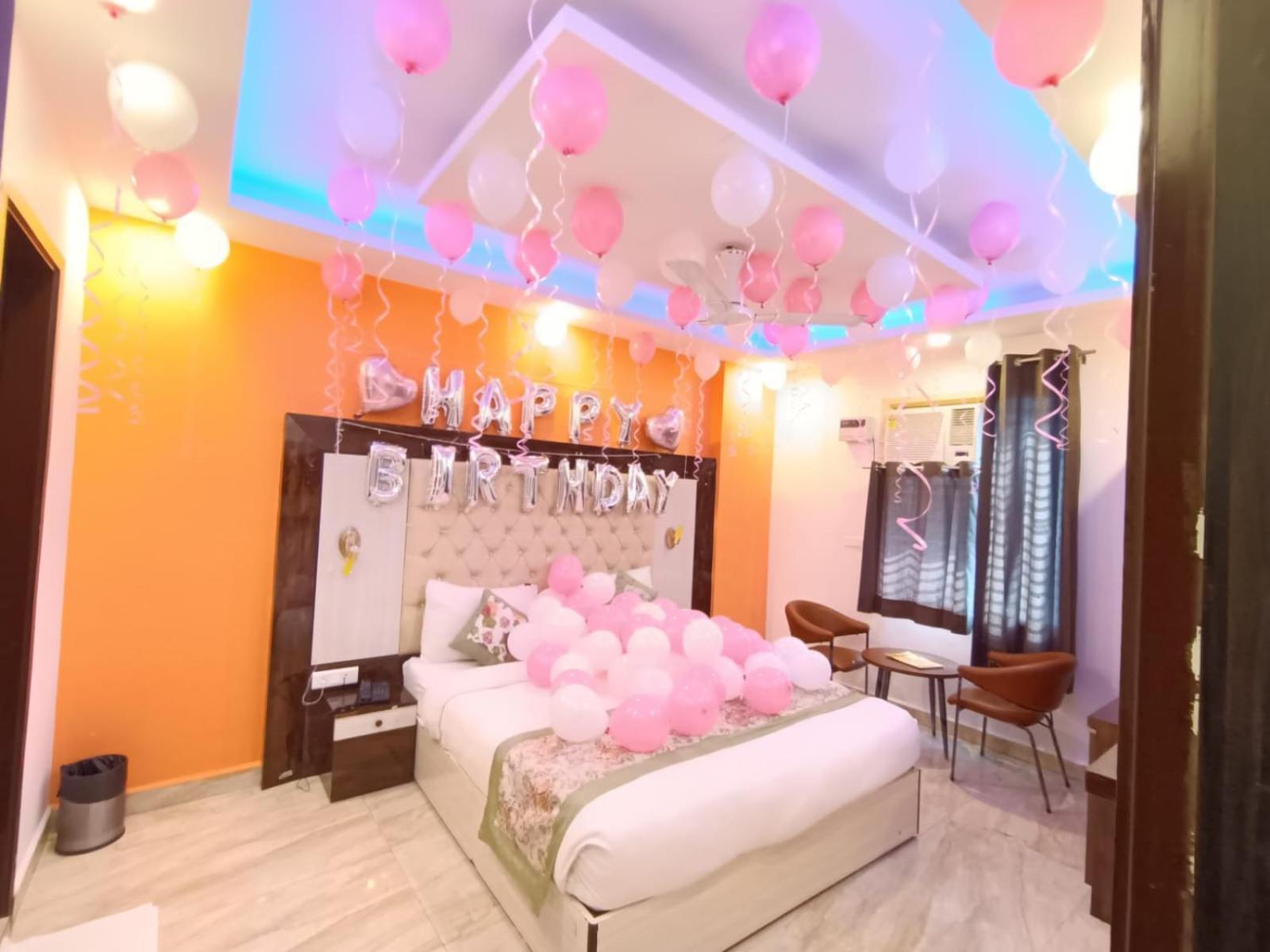 Pearl Crown * New Delhi