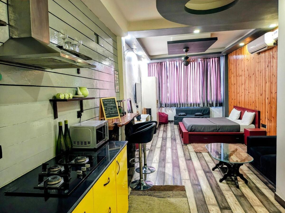 Apartment Leafyinn Stylish New Delhi