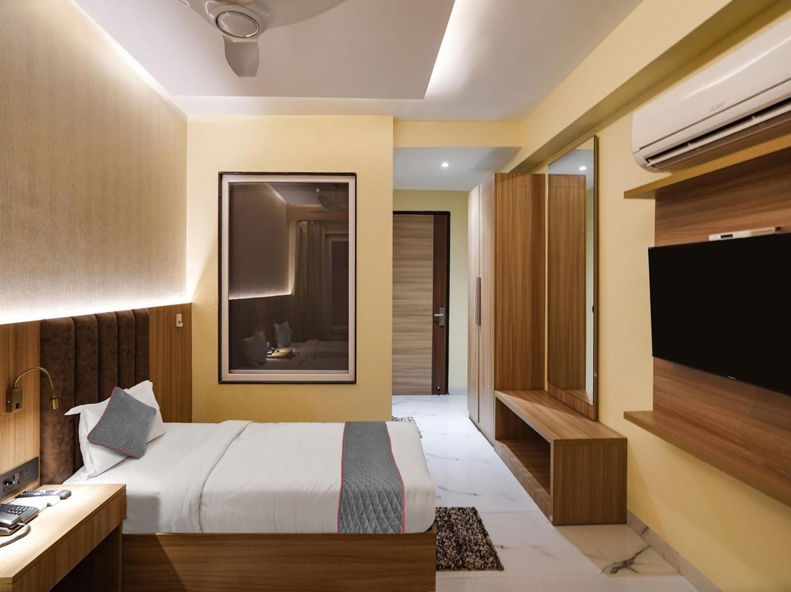 Ivy Plaza Near Delhi Airport