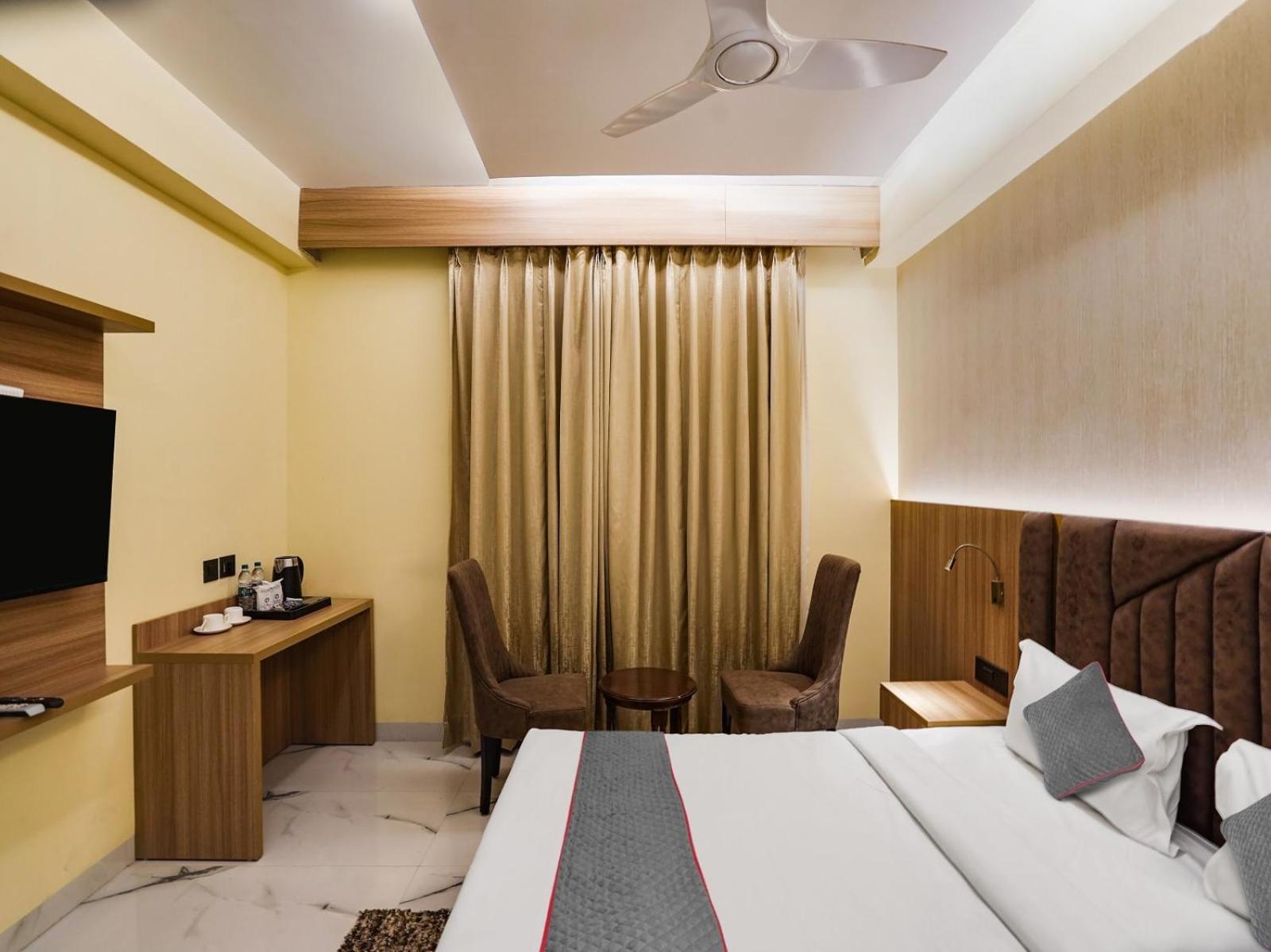 Ivy Plaza Near Delhi Airport Hotel