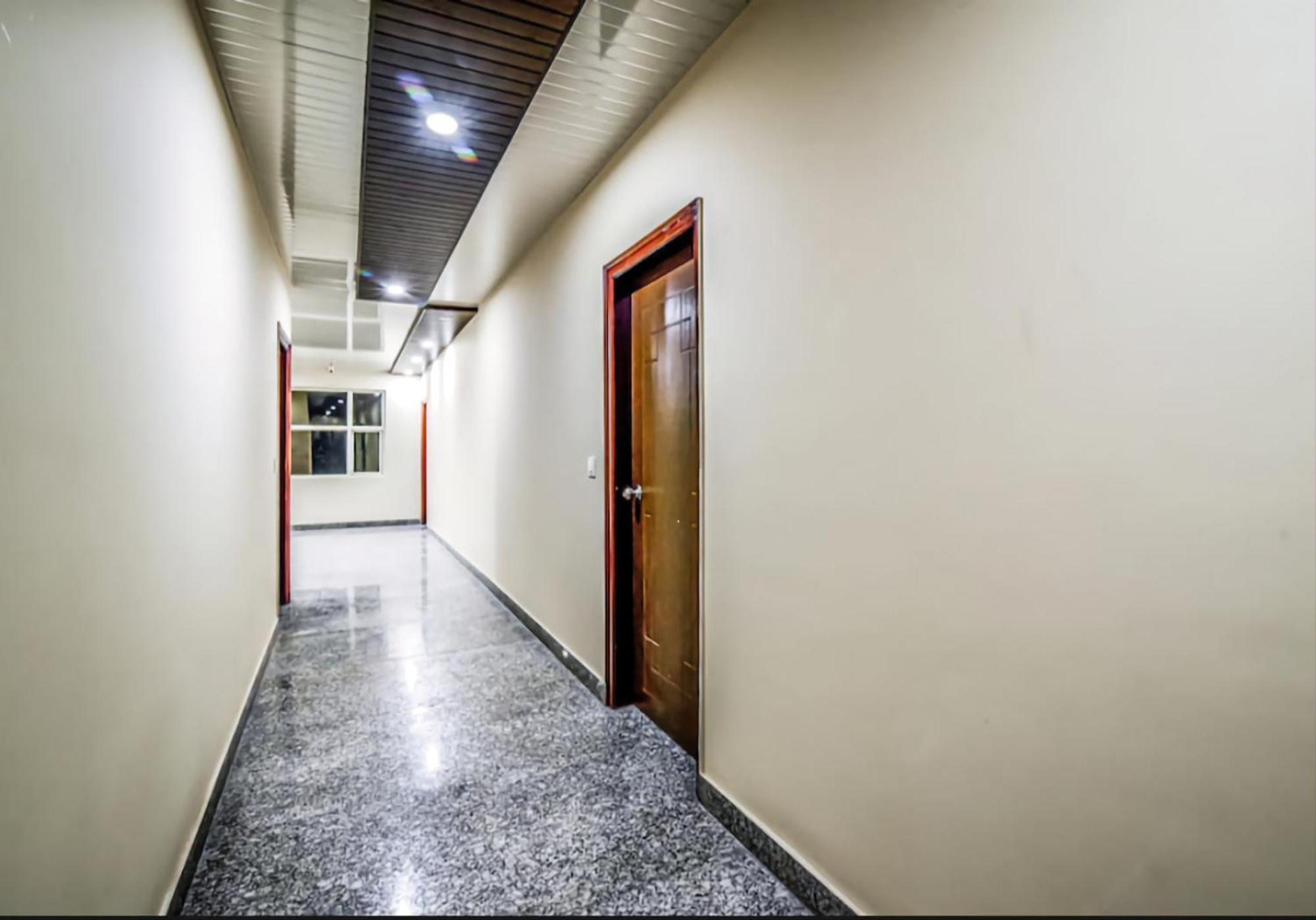 Airport Twilight Hotel 4*