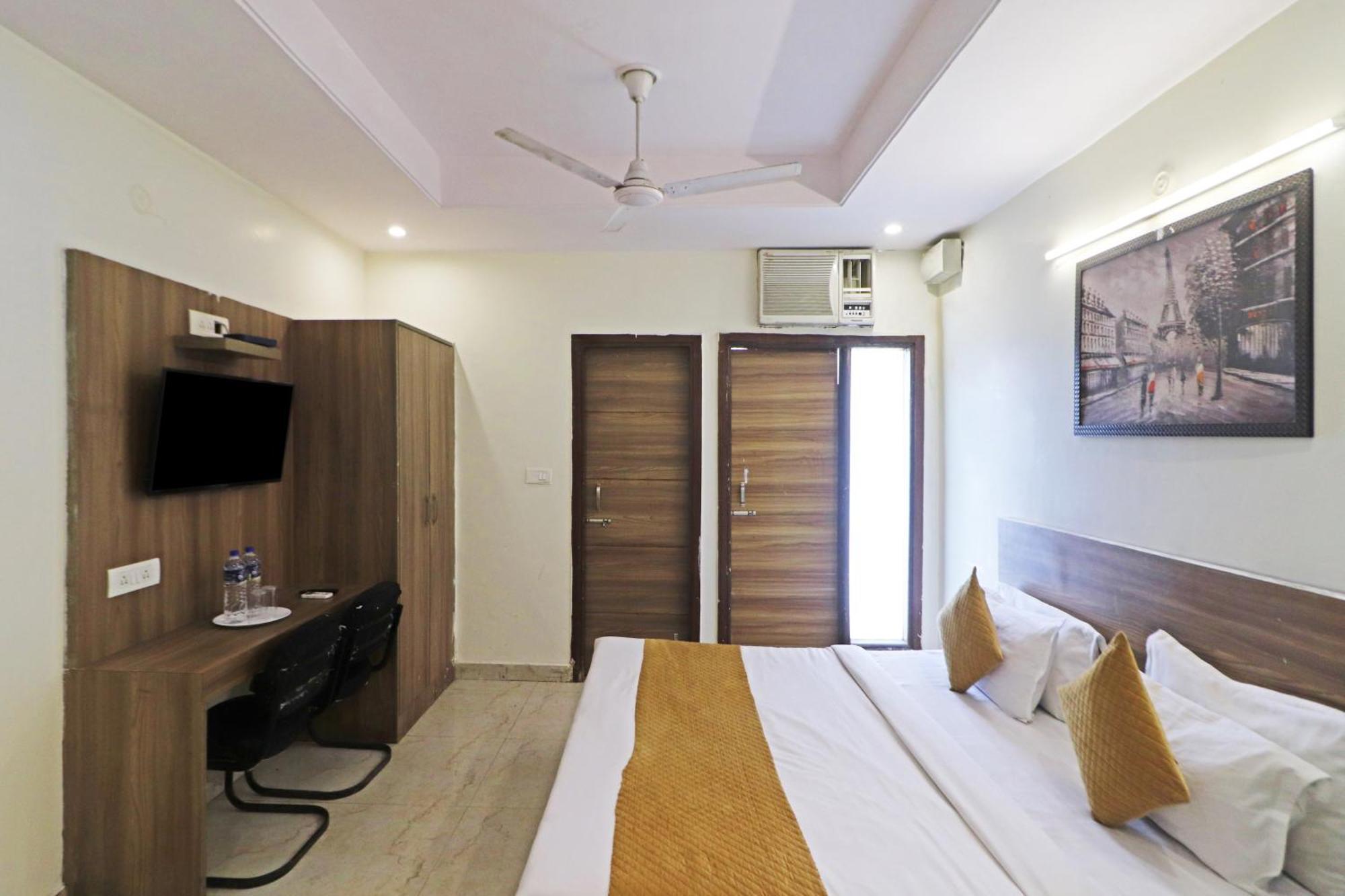 Aerostar Gold - Opposite Max Healthcare Hotel Delhi (National Capital Territory of India)