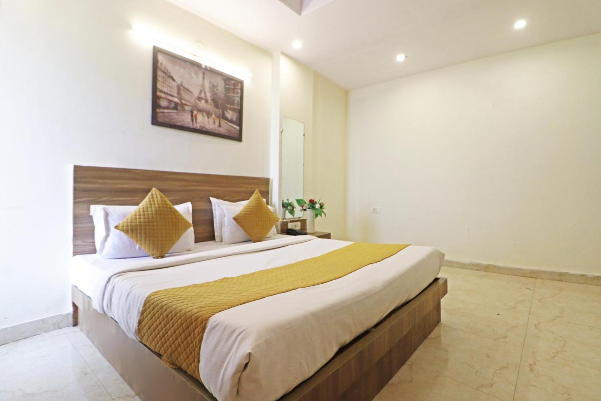 Hotel Aerostar Gold - Opposite Max Healthcare Delhi (National Capital Territory of India)